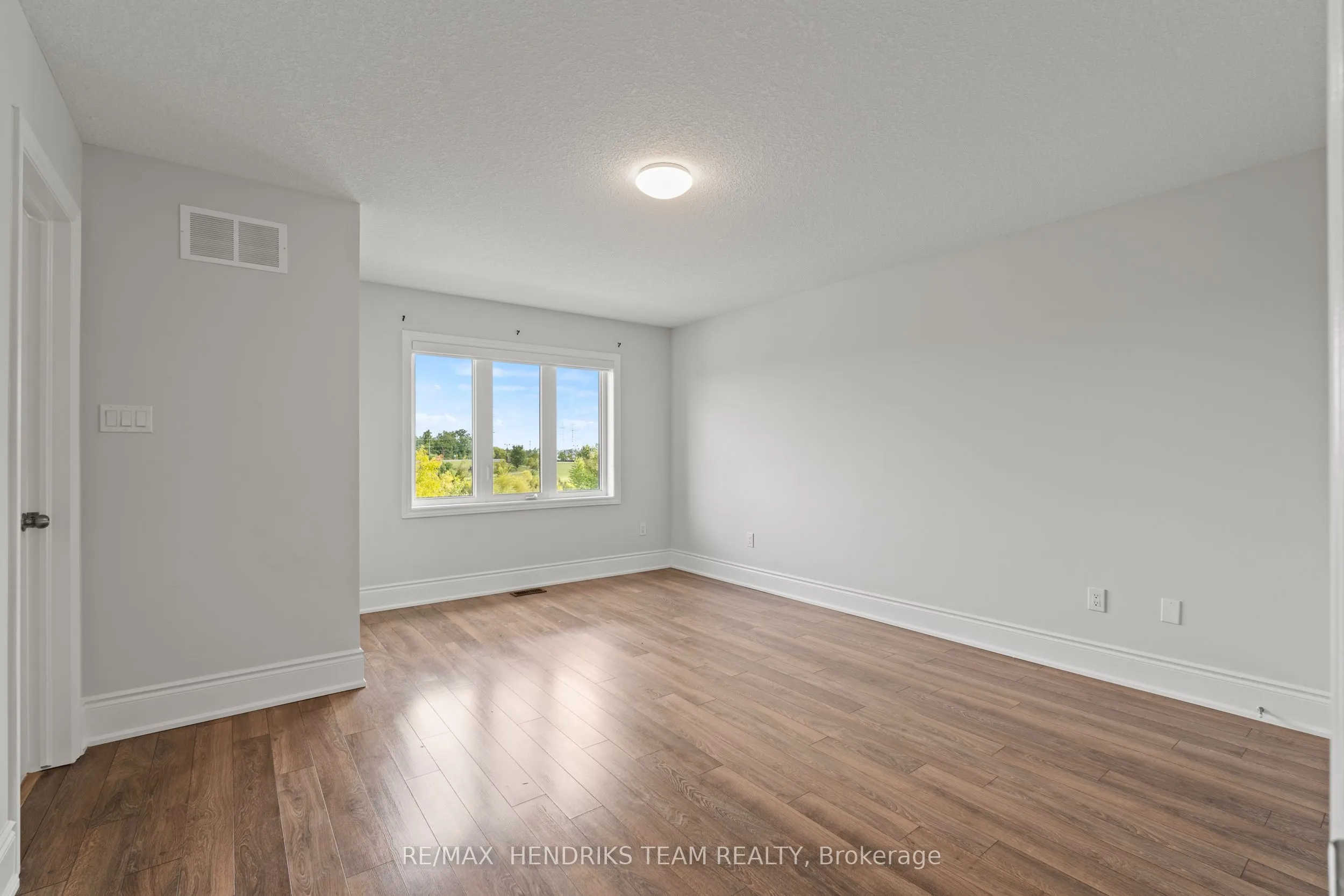 35 Sunset Way