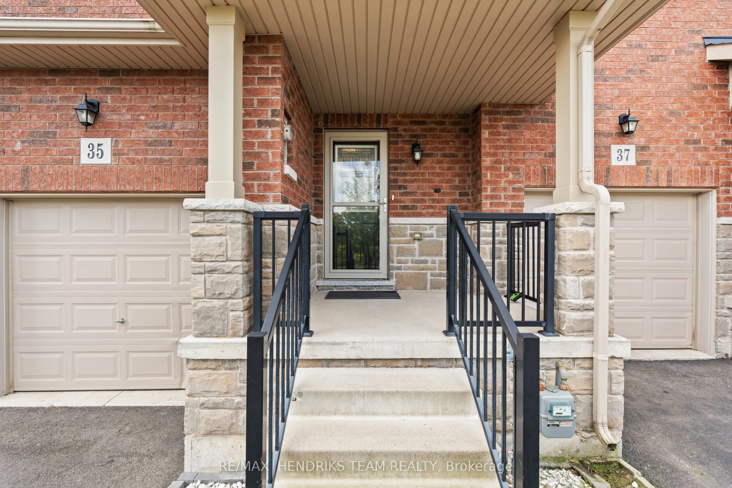 35 Sunset Way