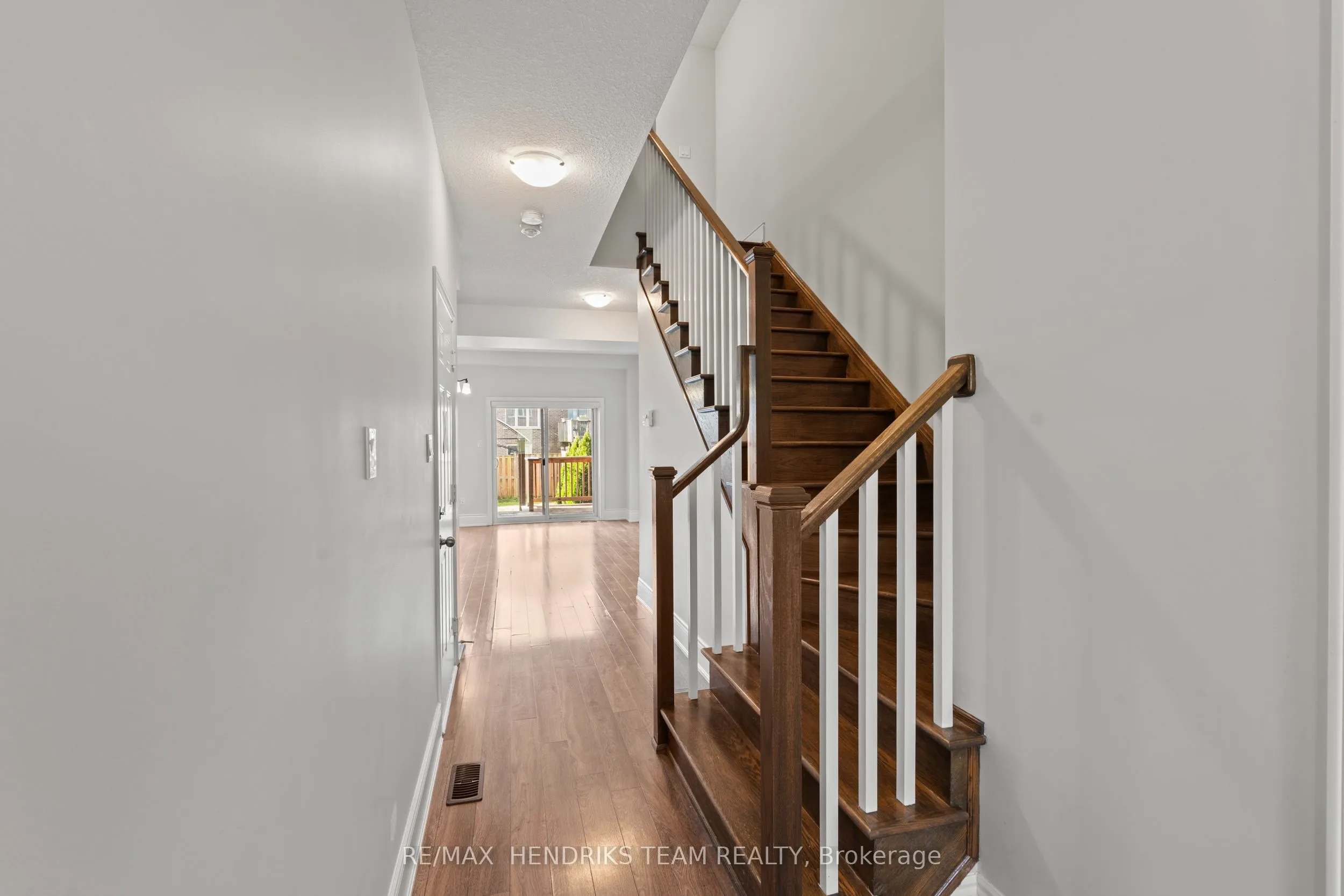 35 Sunset Way