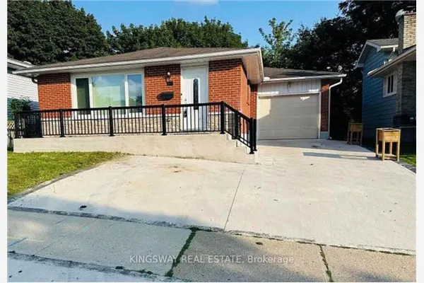 35 Silver Aspen Crescent