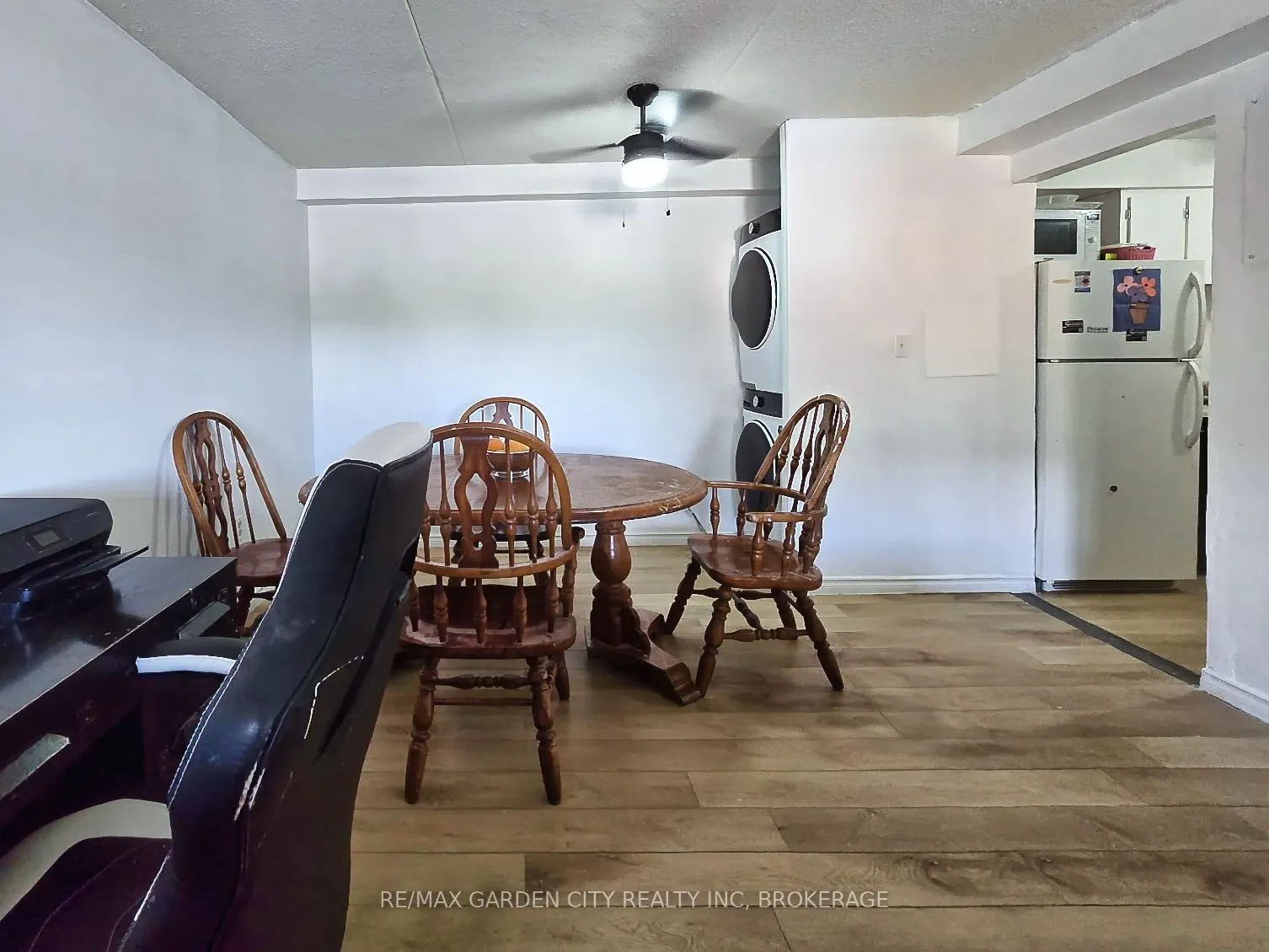 72 Main Street E #211