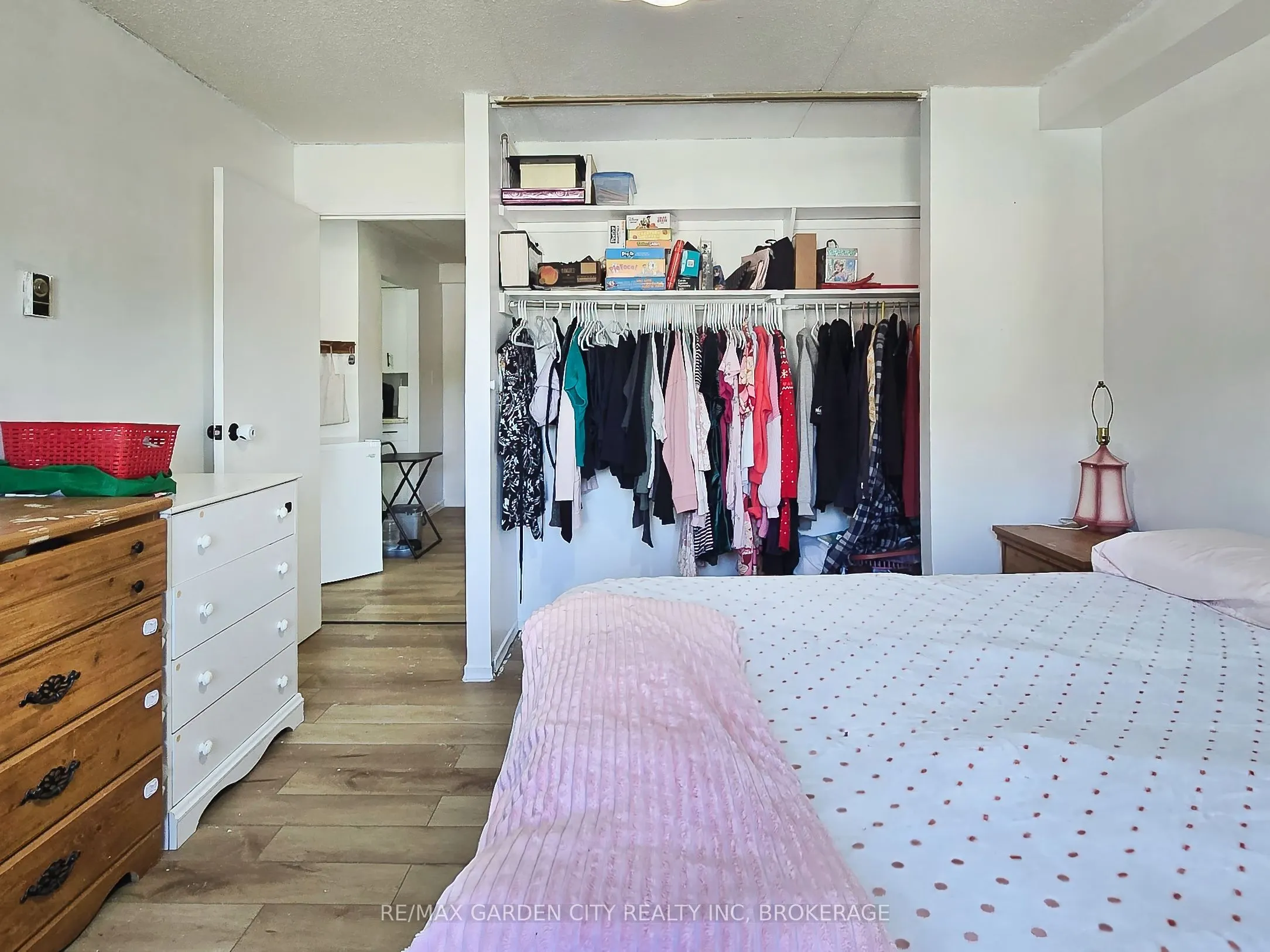 72 Main Street E #211