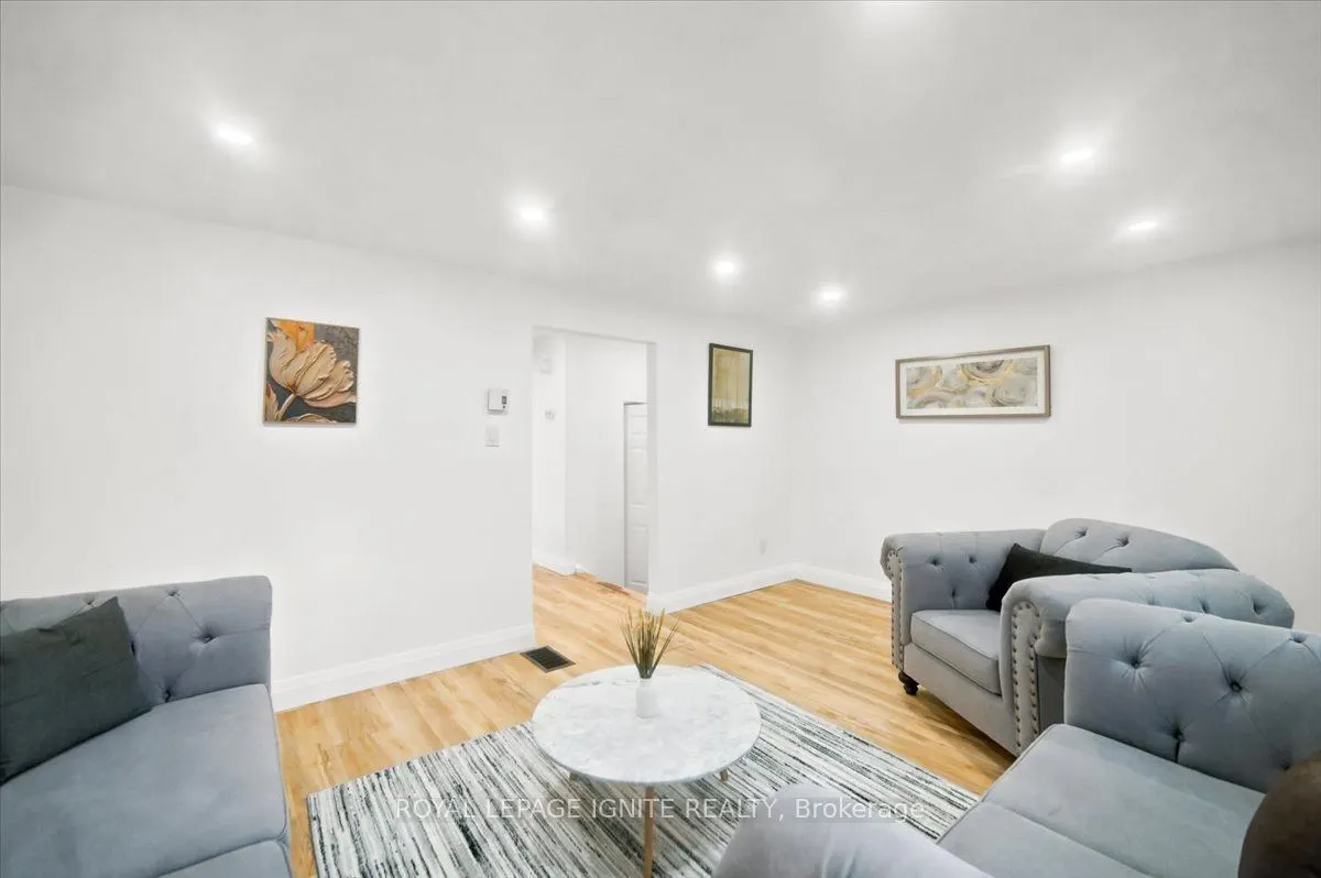 6 Upton Crescent