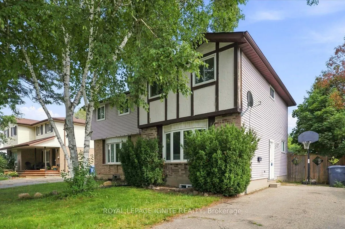 6 Upton Crescent