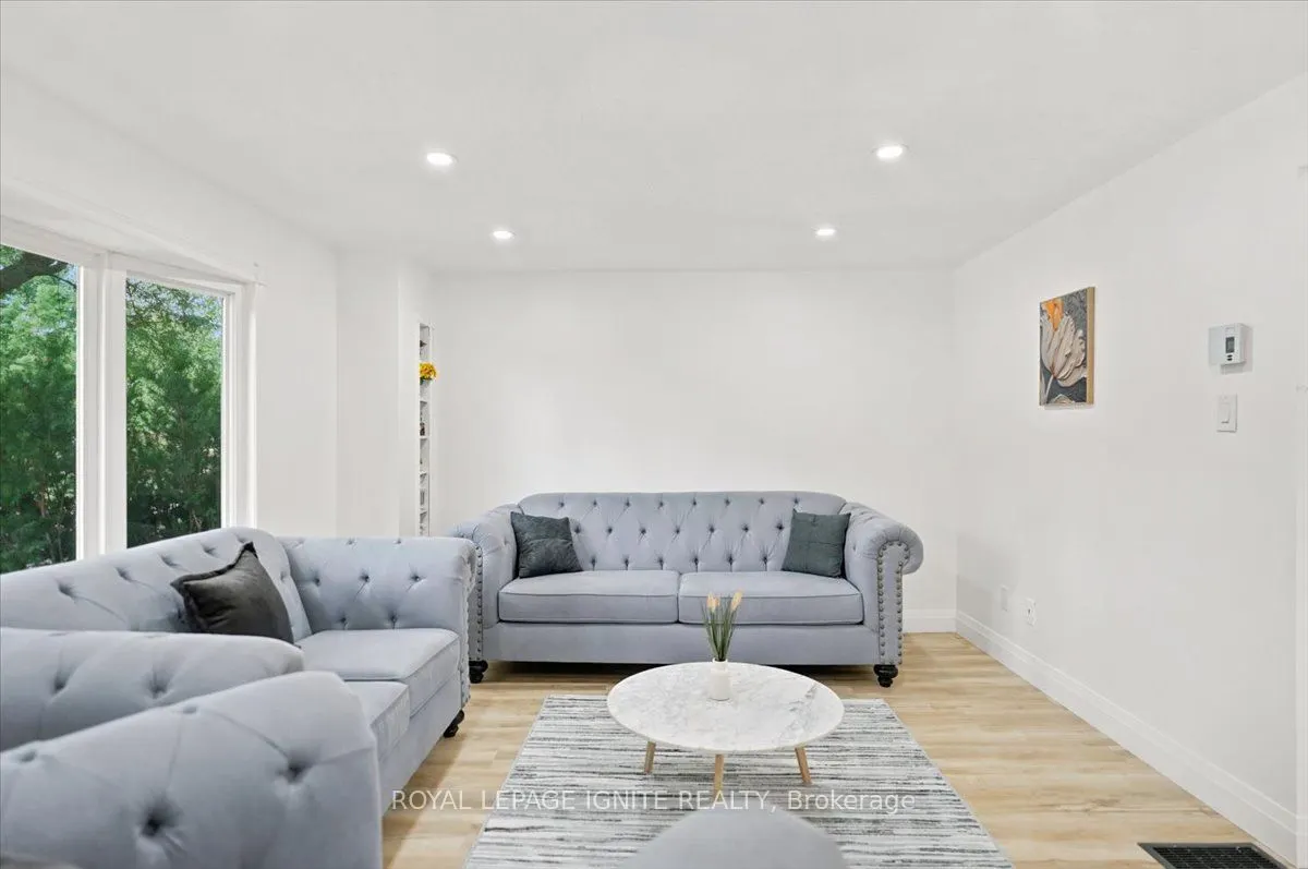 6 Upton Crescent
