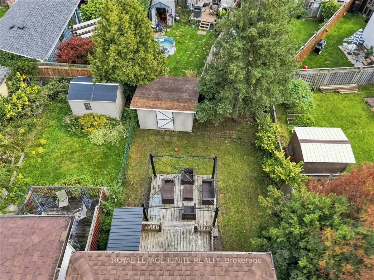6 Upton Crescent