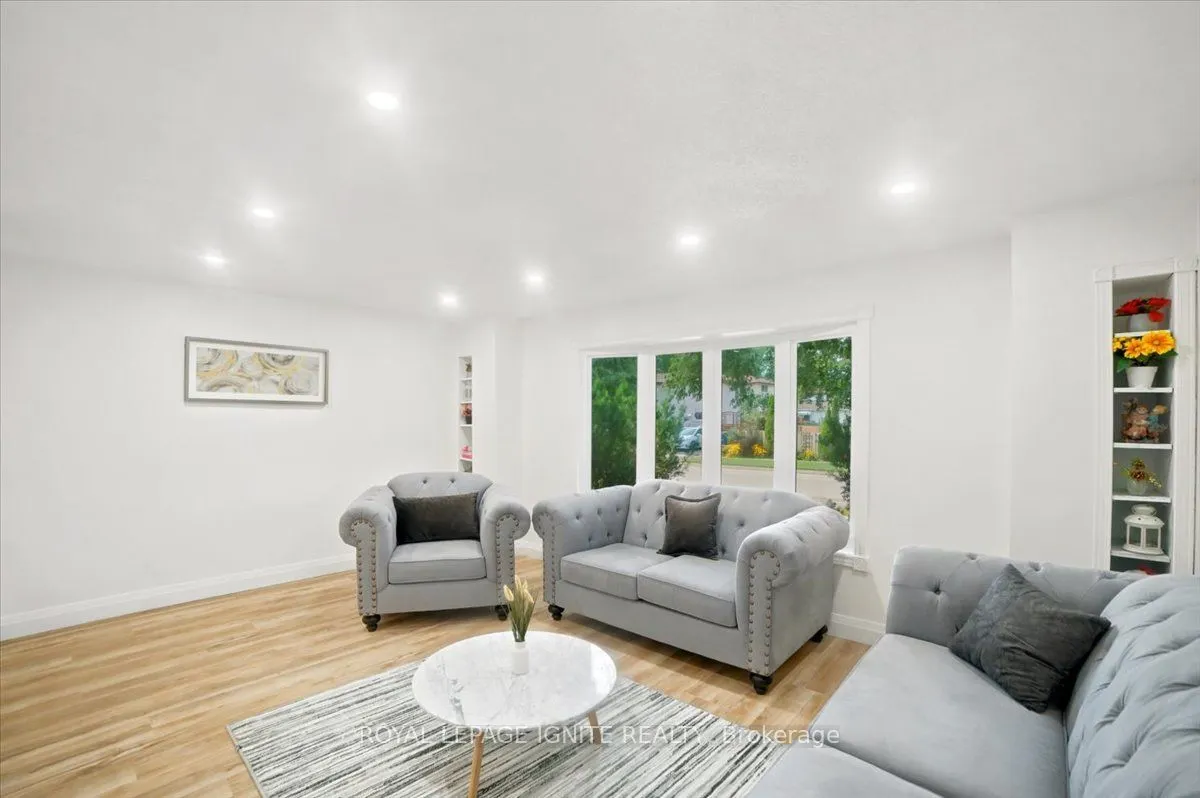 6 Upton Crescent