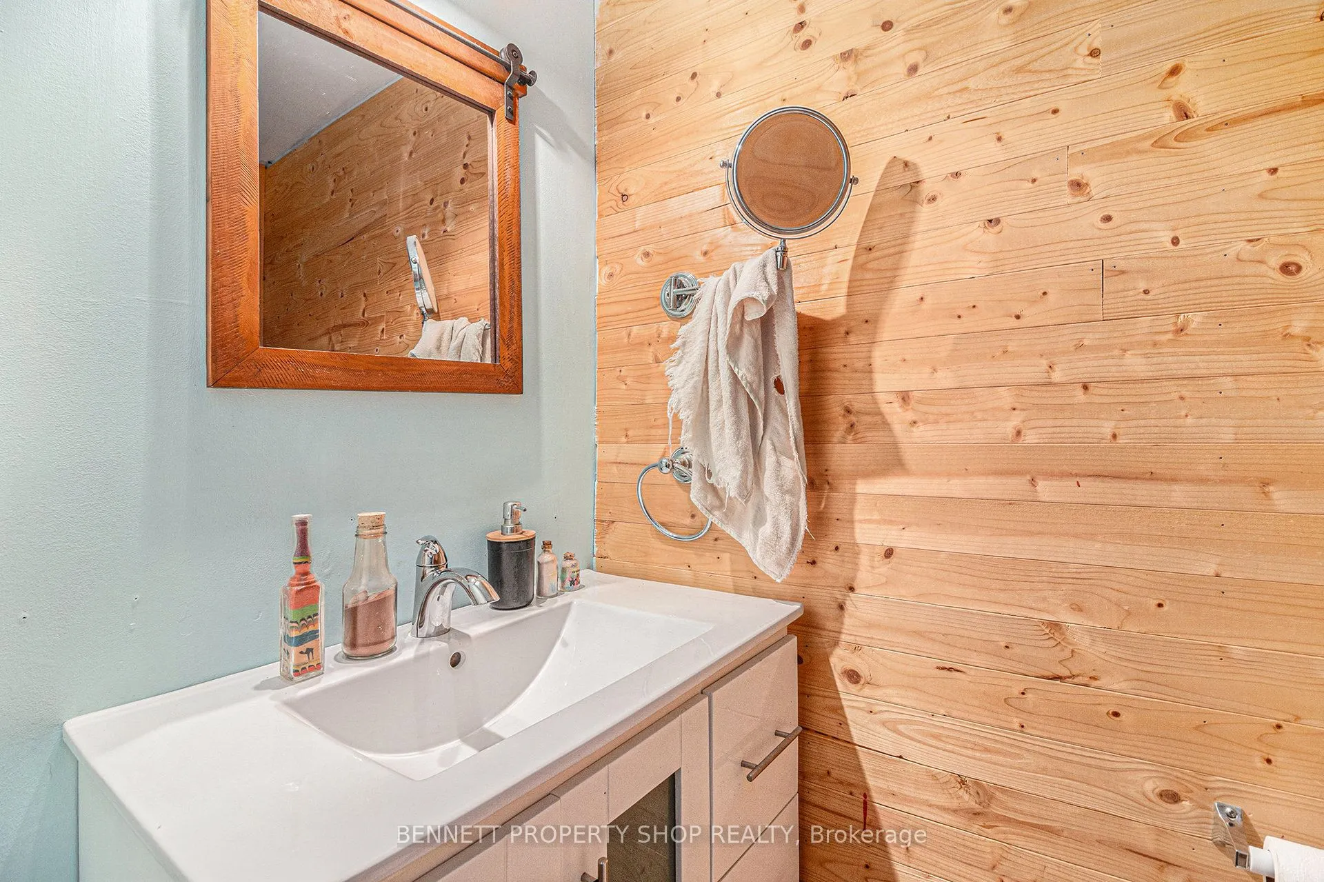 2489 Du Lac Road