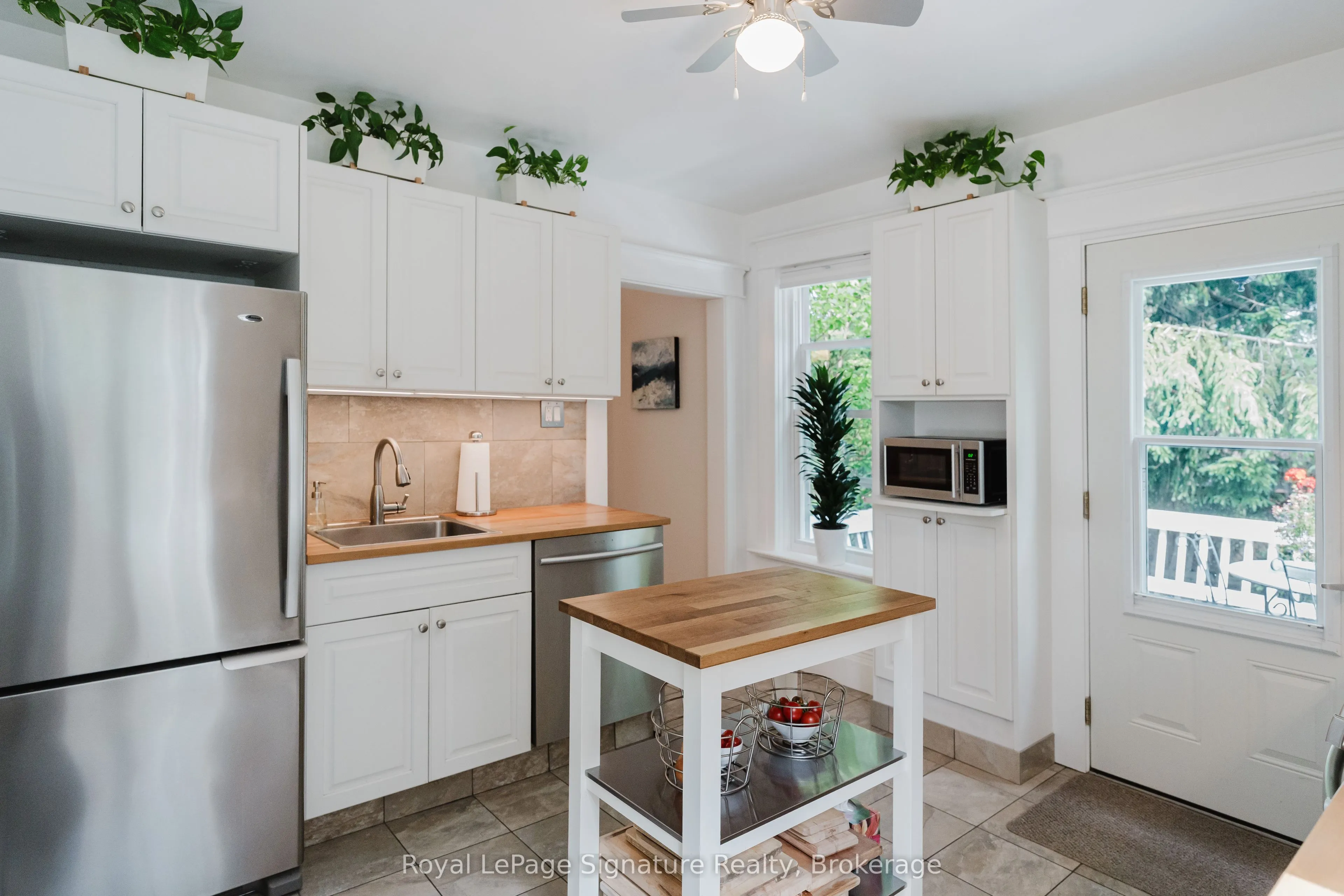 76 Trowbridge Street W