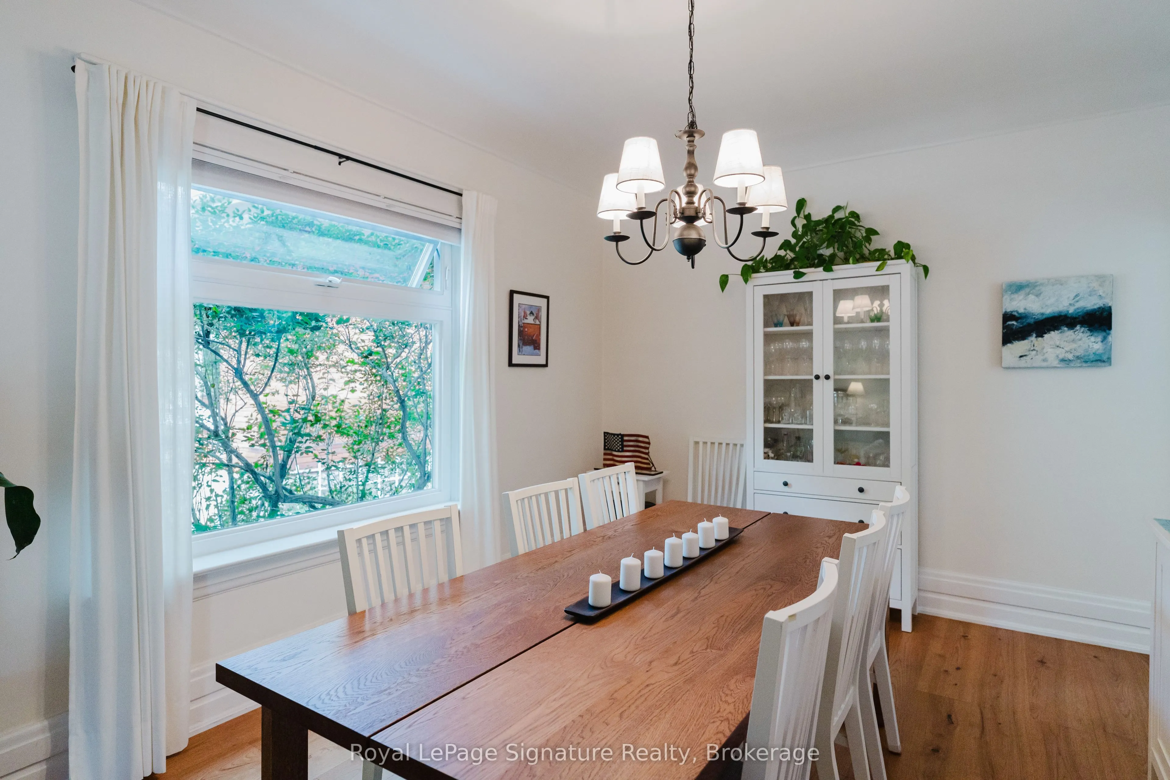 76 Trowbridge Street W
