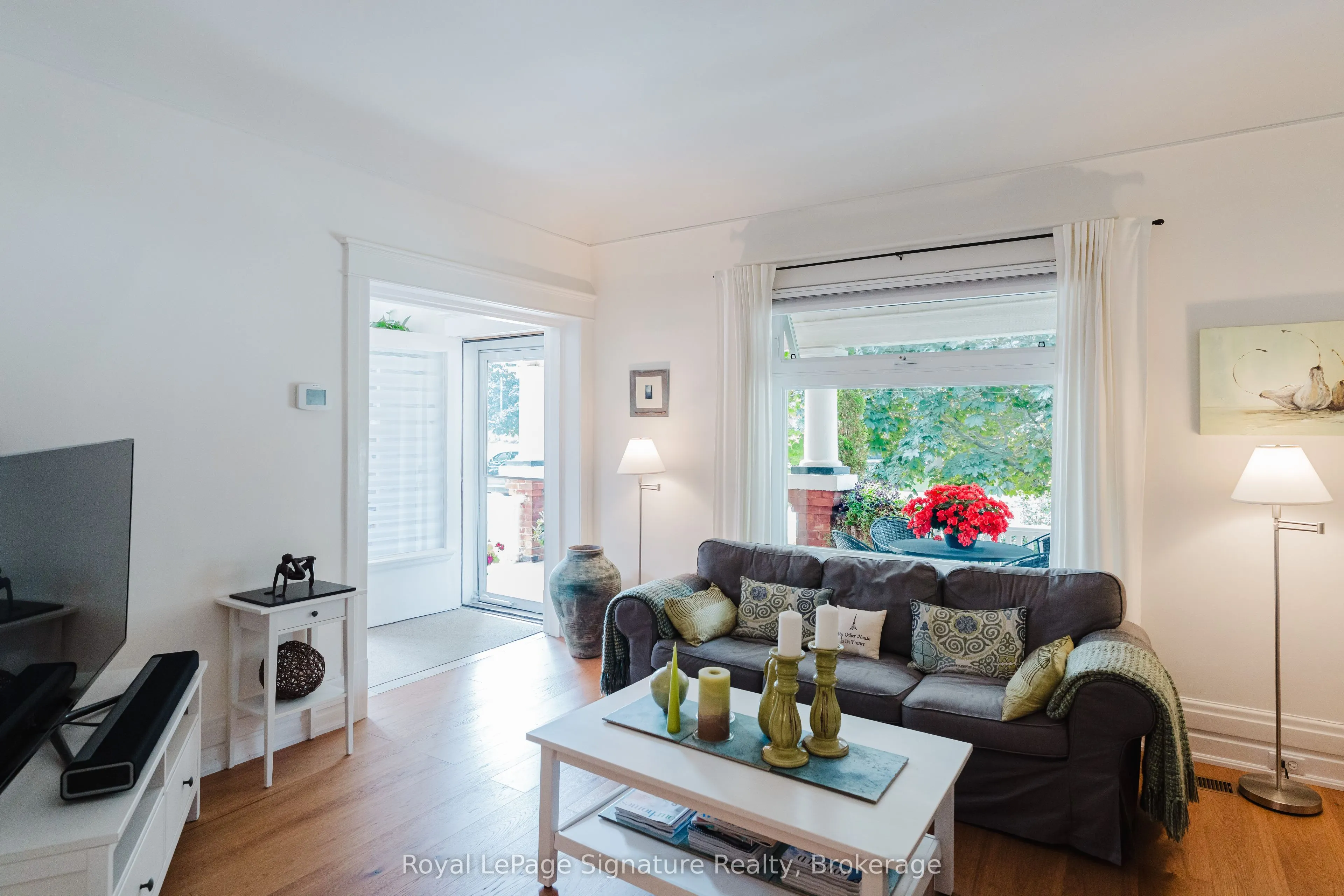 76 Trowbridge Street W