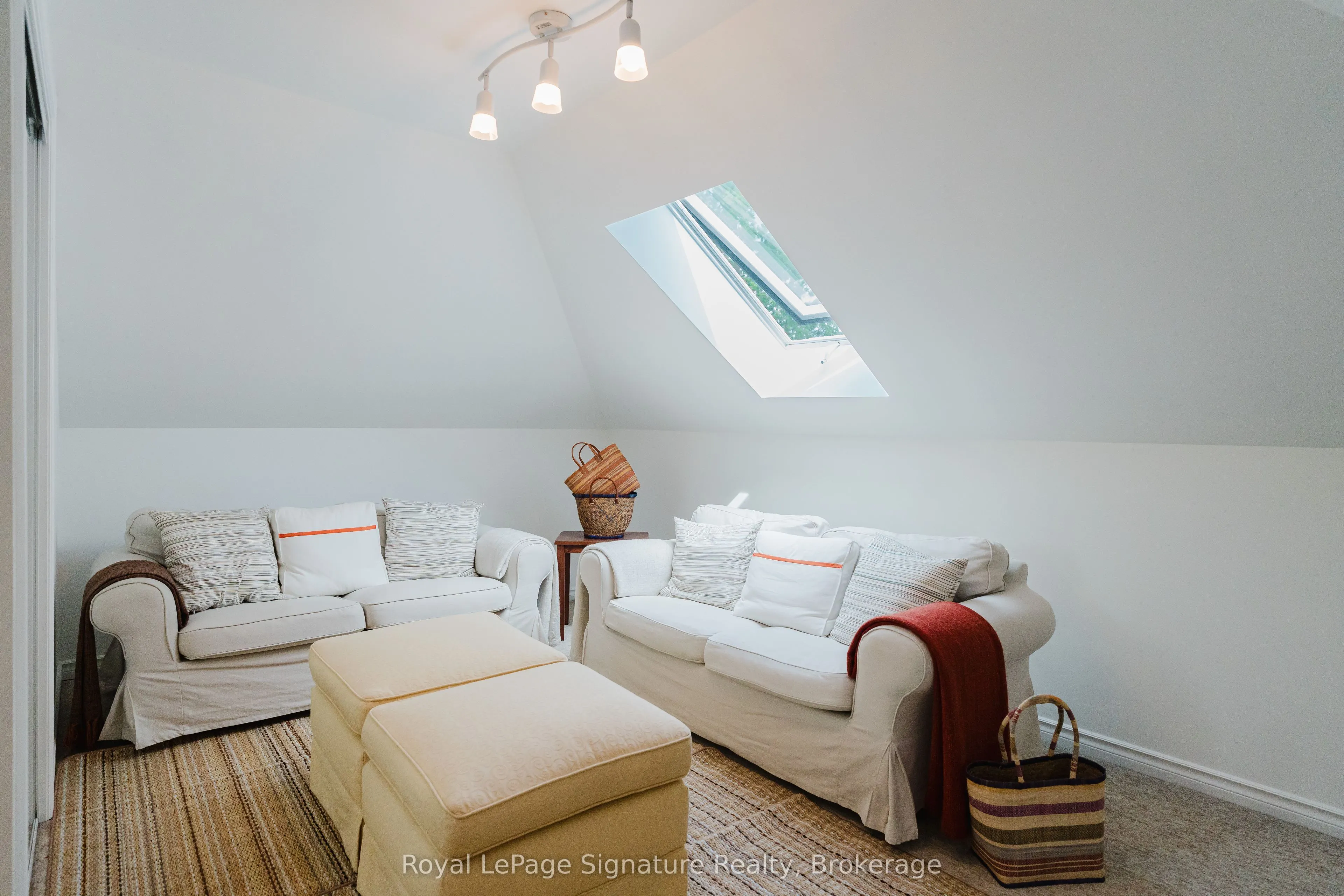 76 Trowbridge Street W