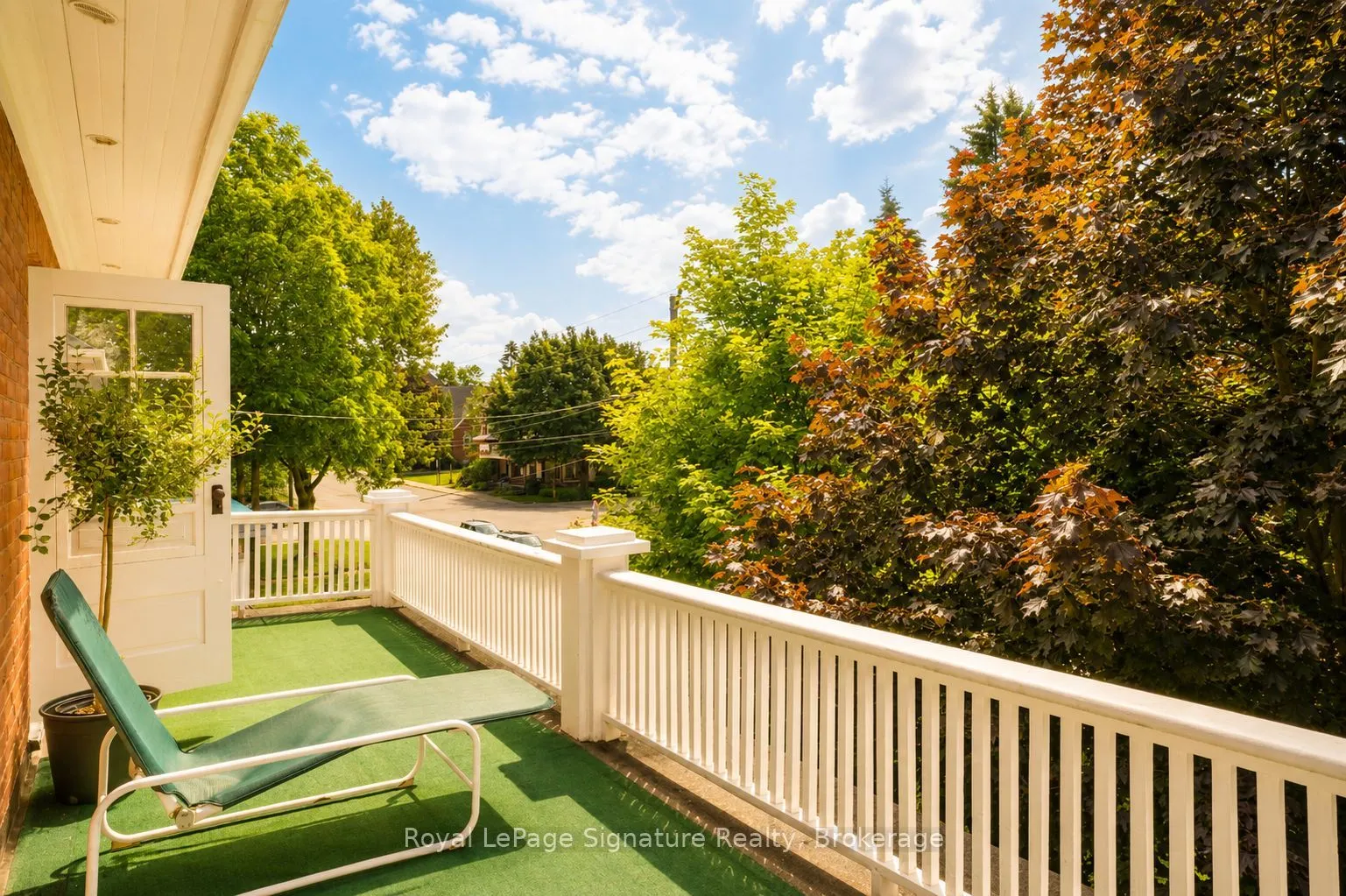 76 Trowbridge Street W