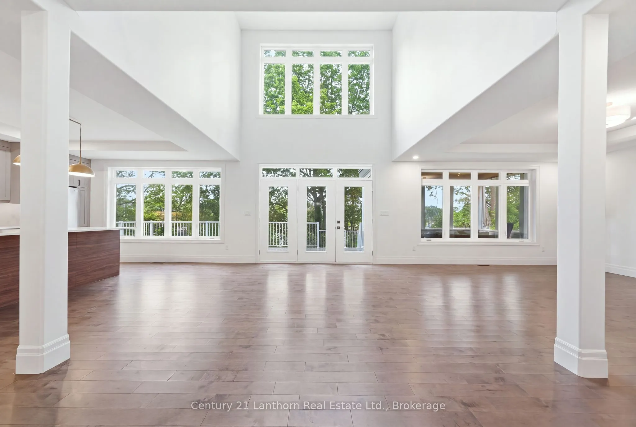 101 VILLENEUVE Drive