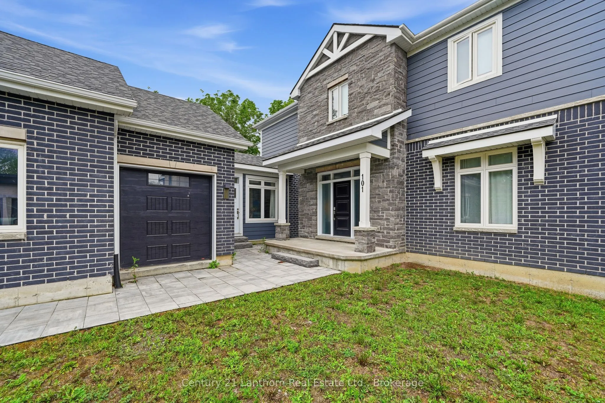 101 VILLENEUVE Drive