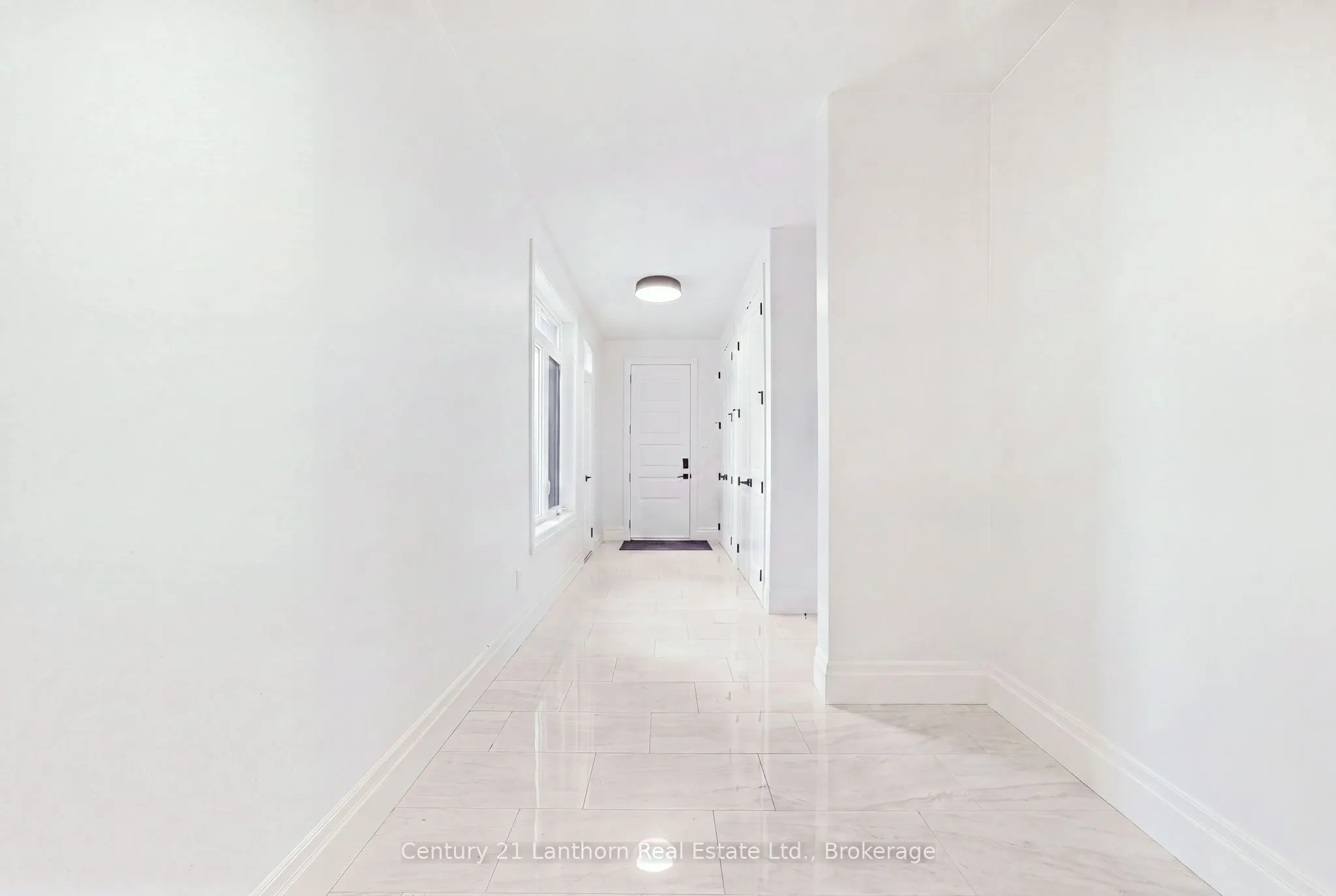 101 VILLENEUVE Drive
