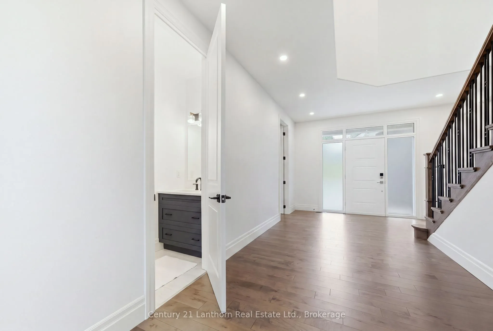 101 VILLENEUVE Drive
