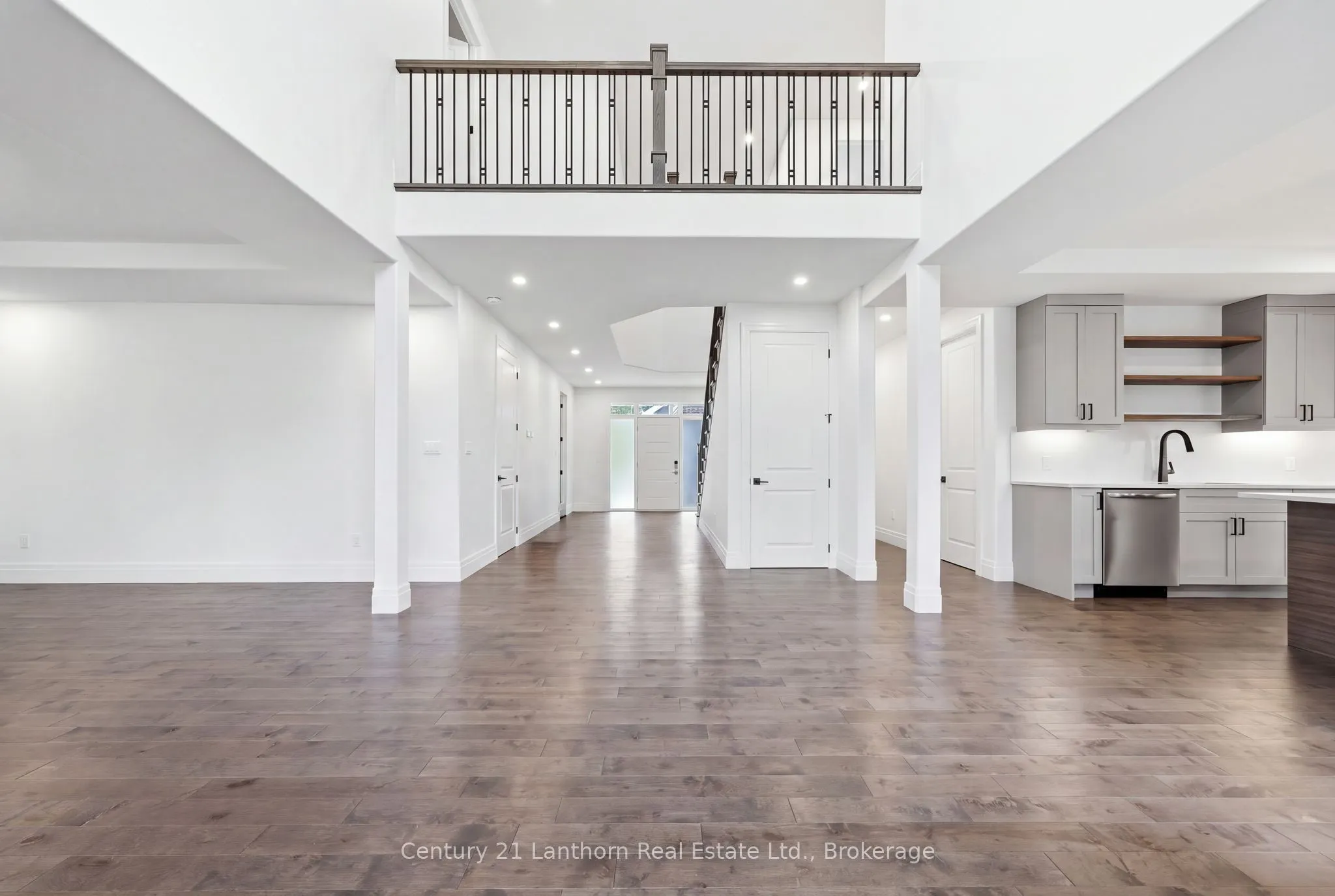 101 VILLENEUVE Drive