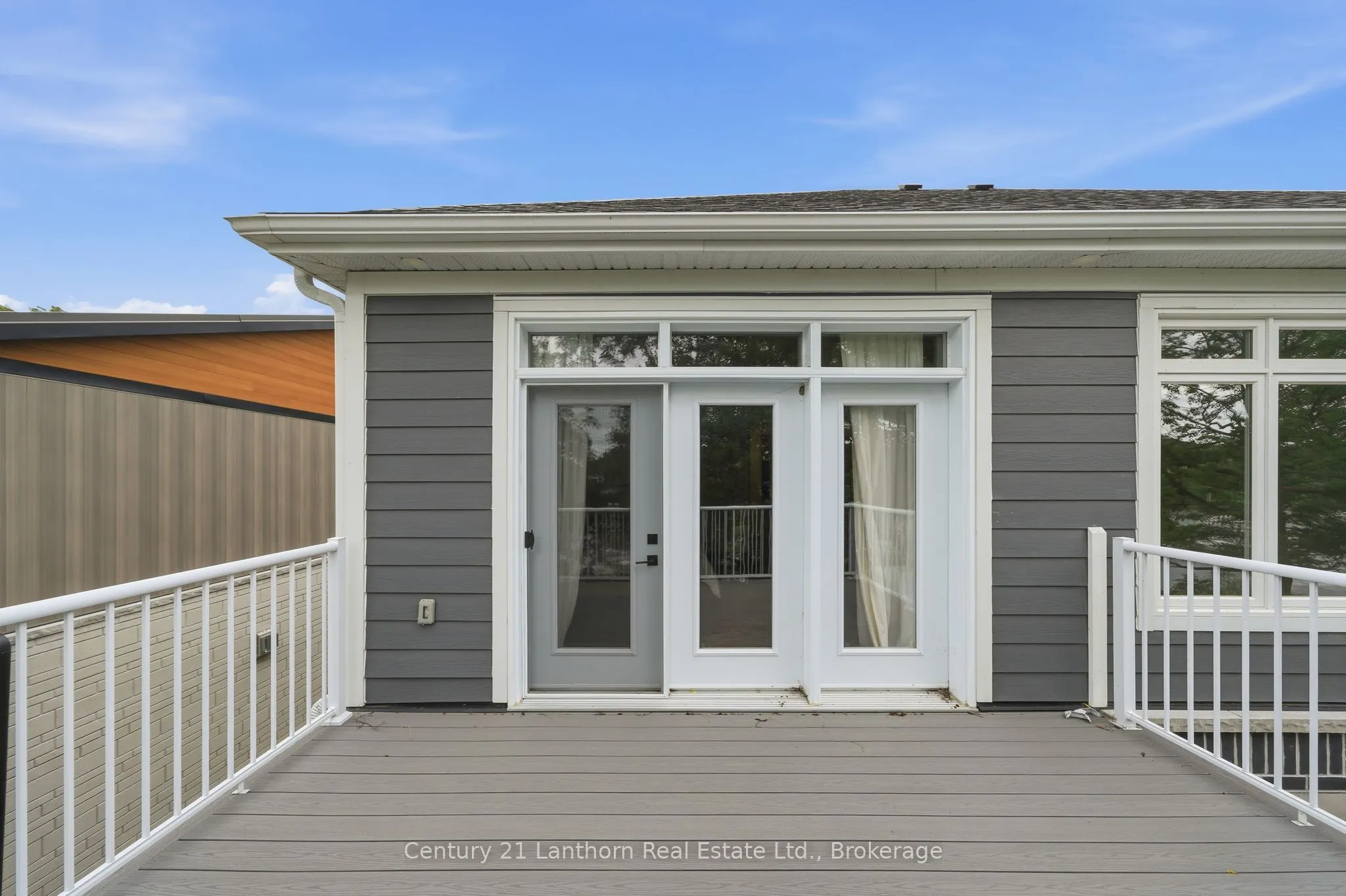 101 VILLENEUVE Drive