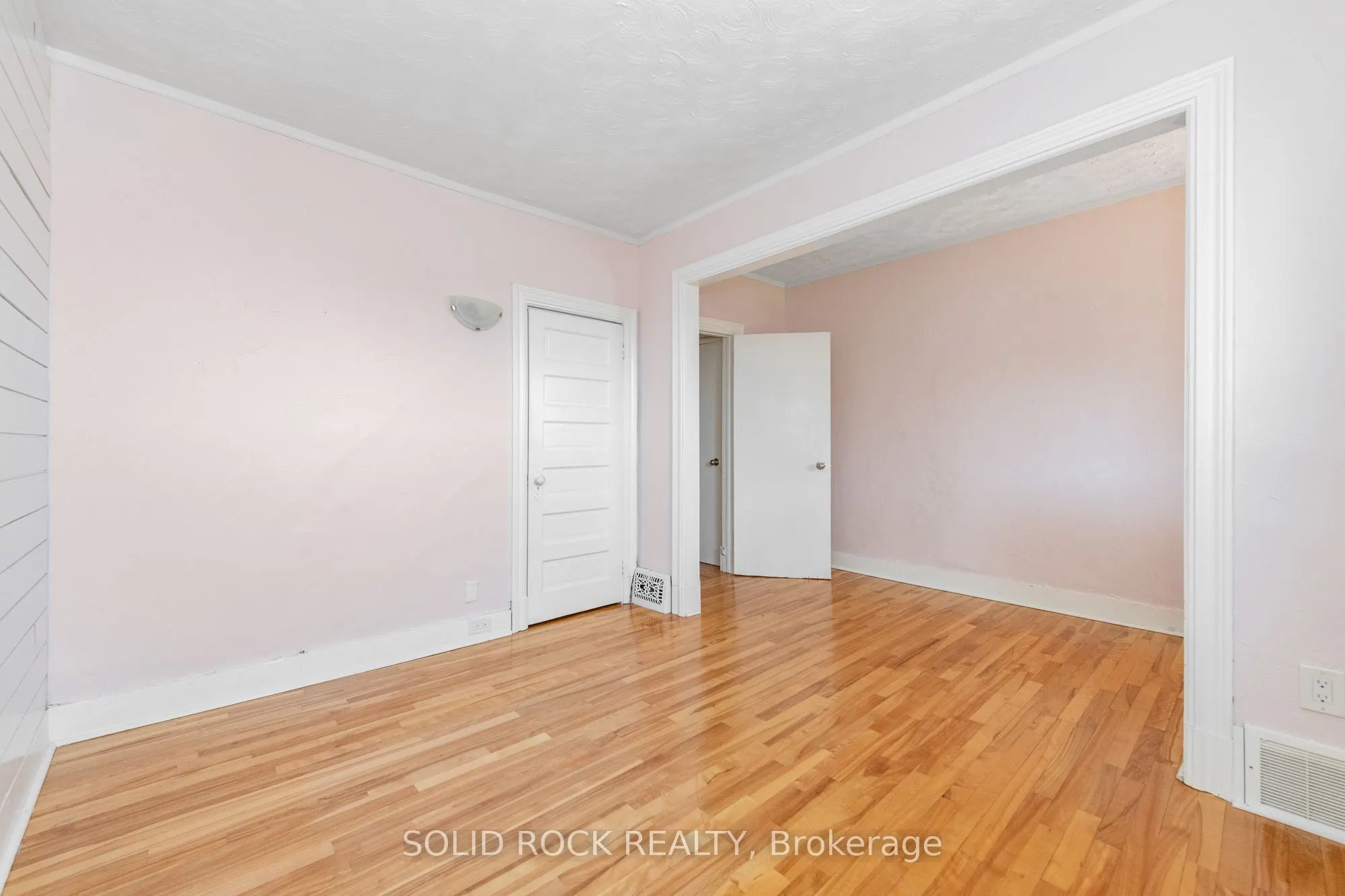 134 Concord Street S