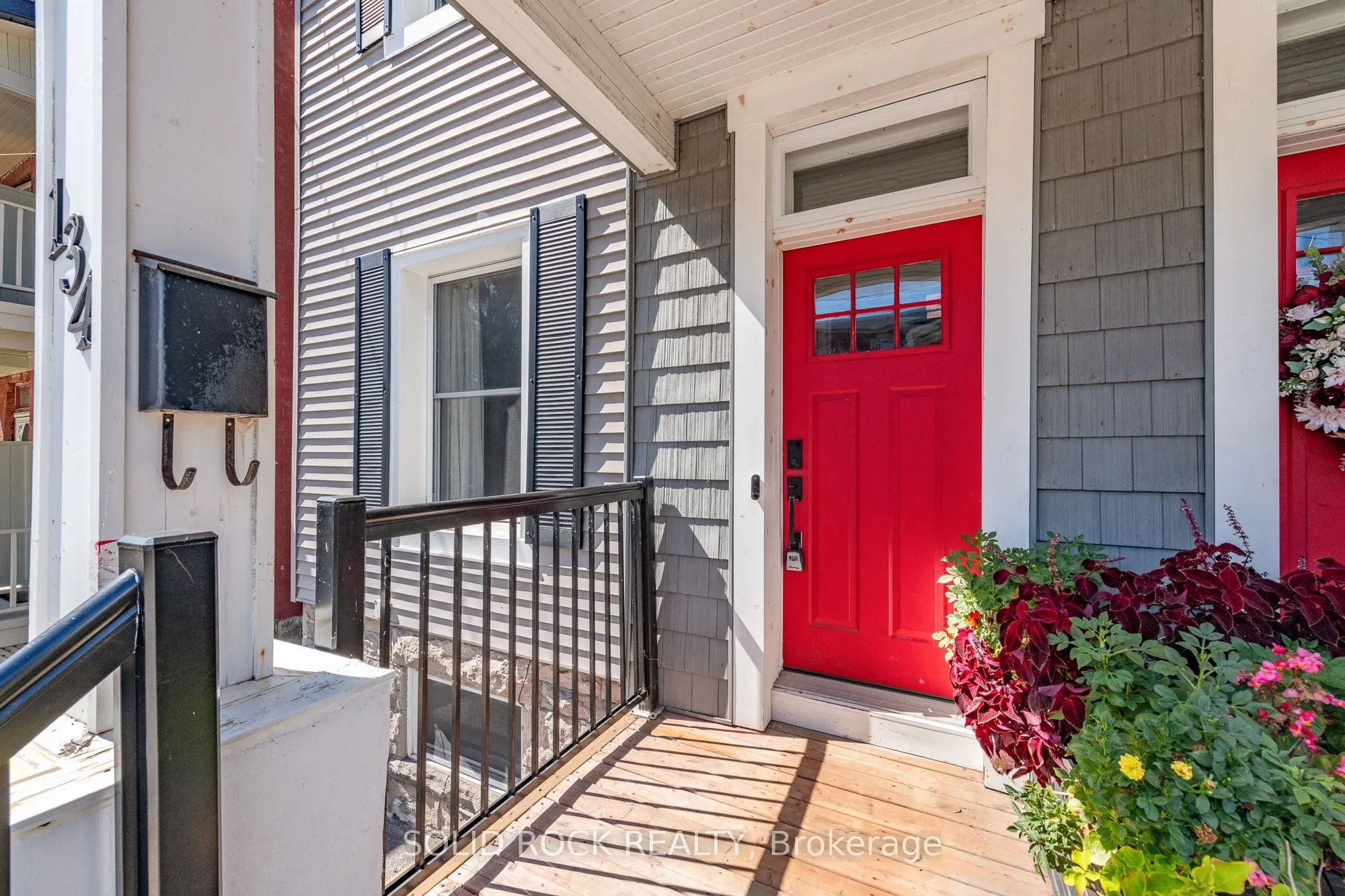 134 Concord Street S