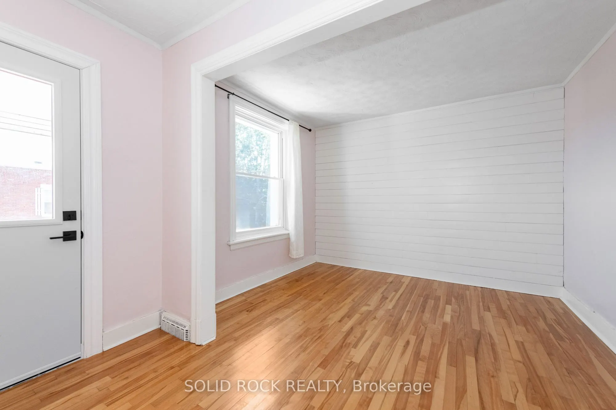 134 Concord Street S