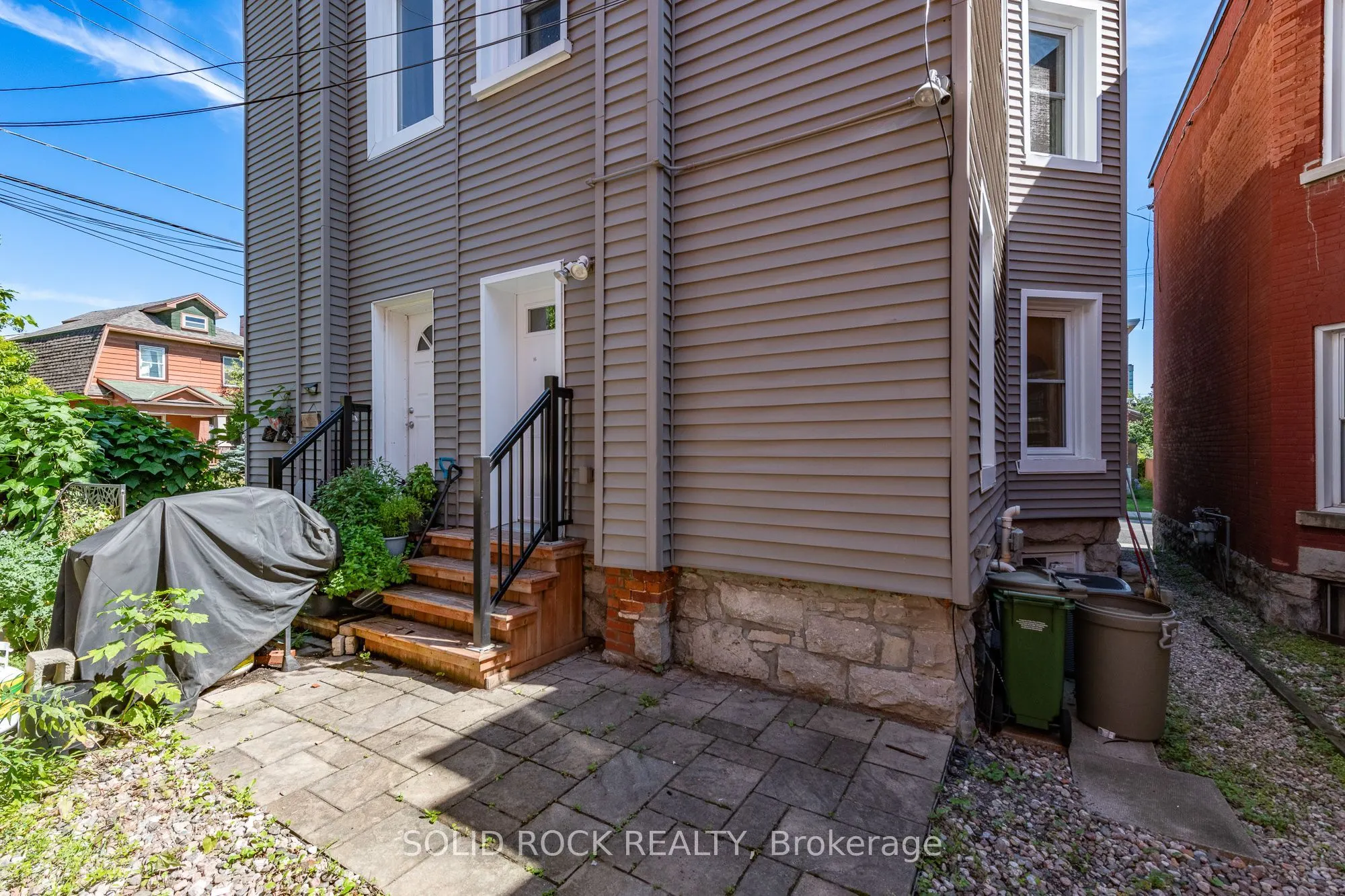 134 Concord Street S