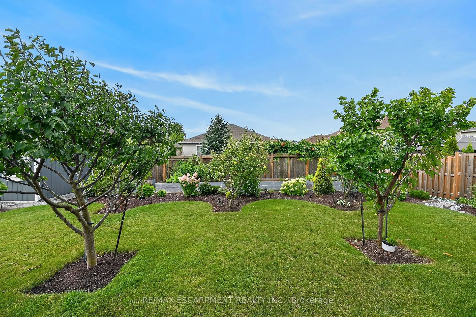 18 LINDA Crescent