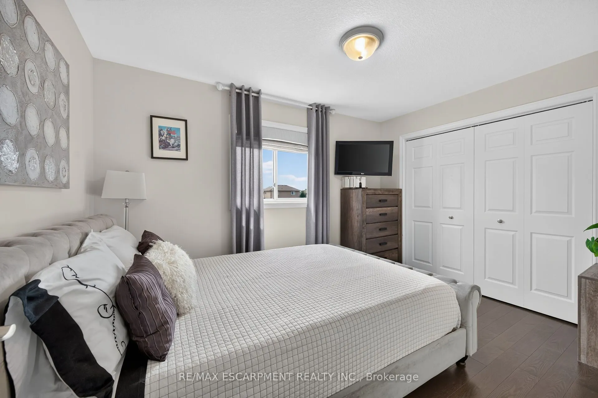 18 LINDA Crescent