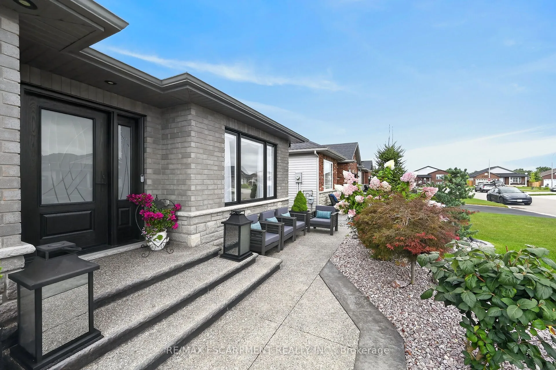 18 LINDA Crescent