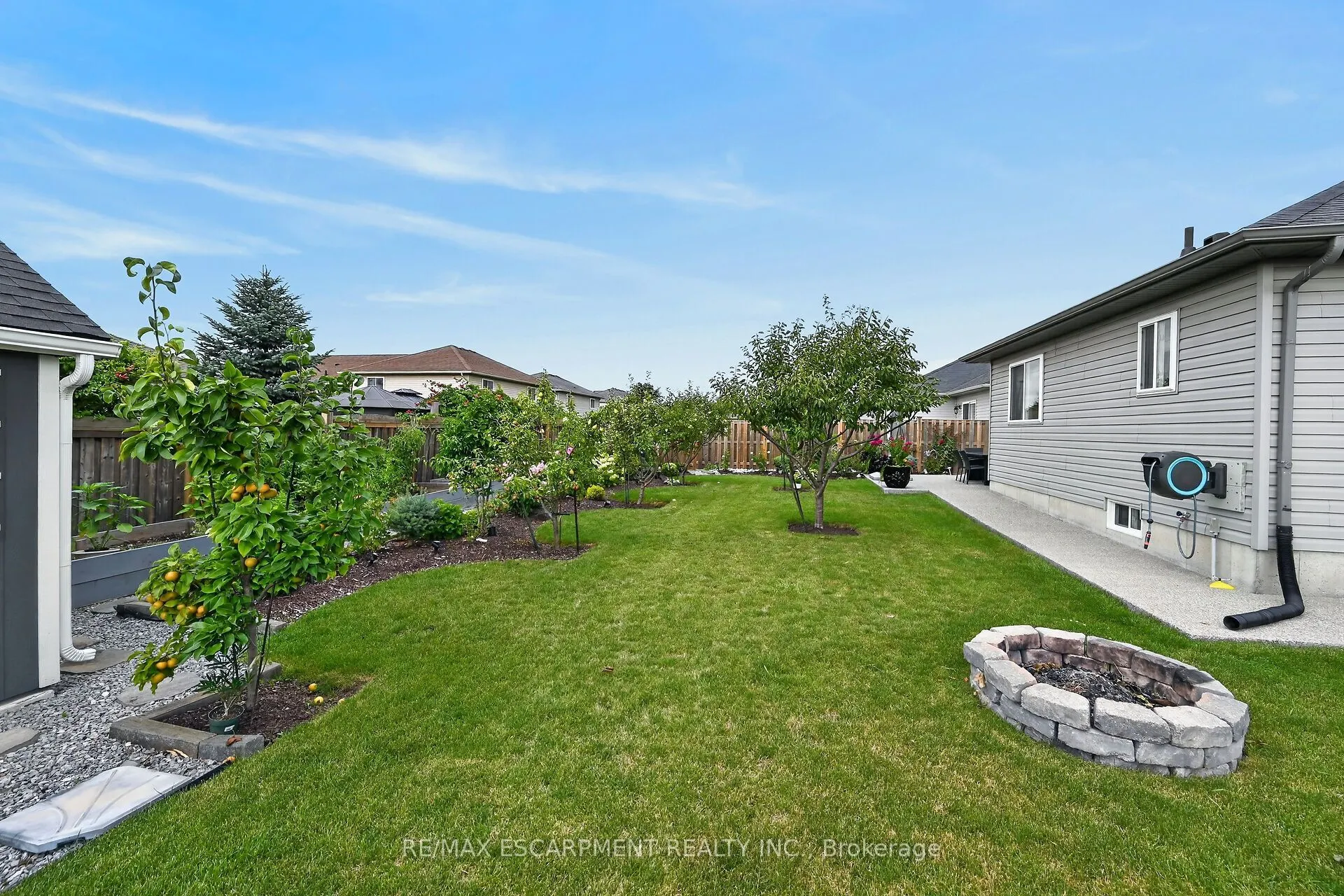 18 LINDA Crescent