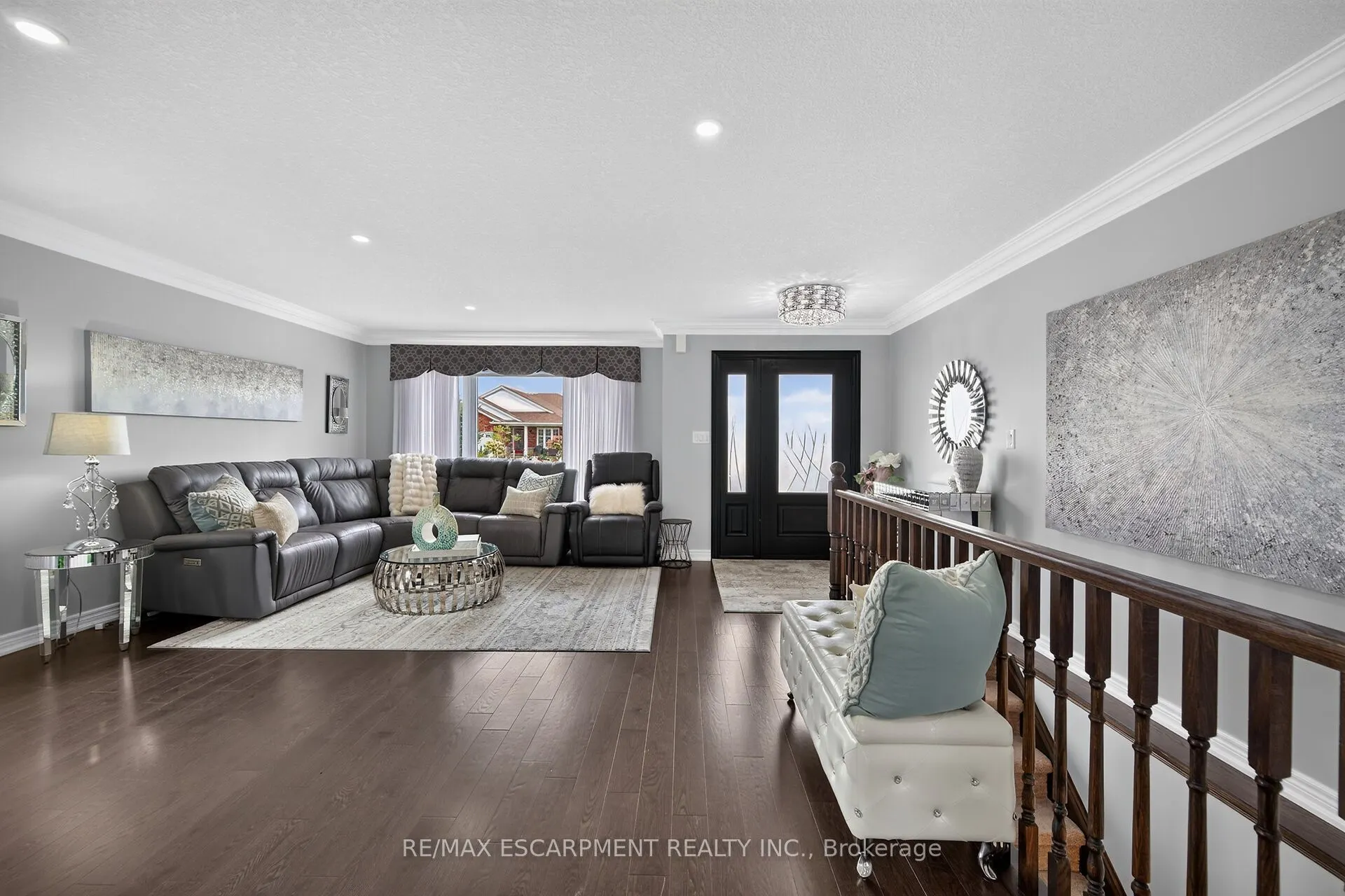 18 LINDA Crescent