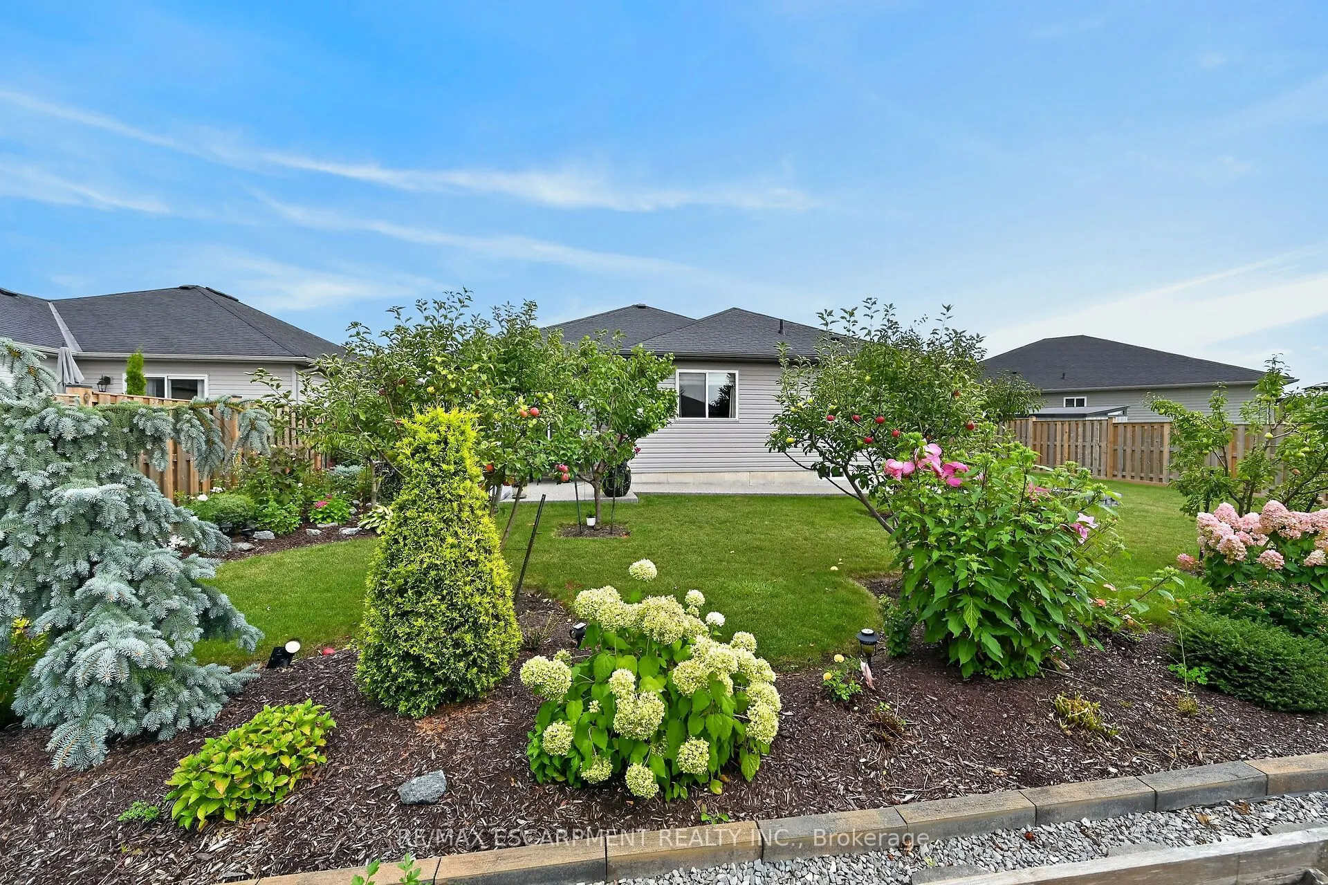 18 LINDA Crescent
