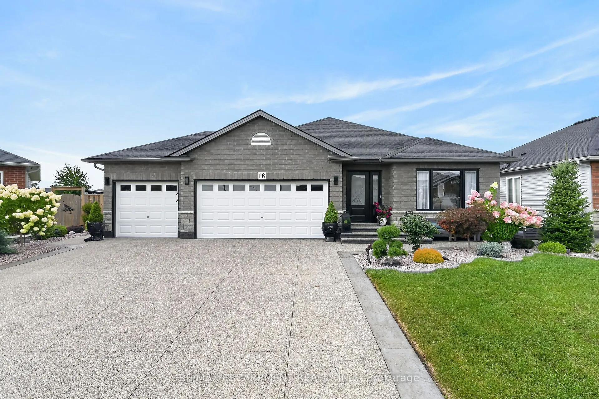 18 LINDA Crescent