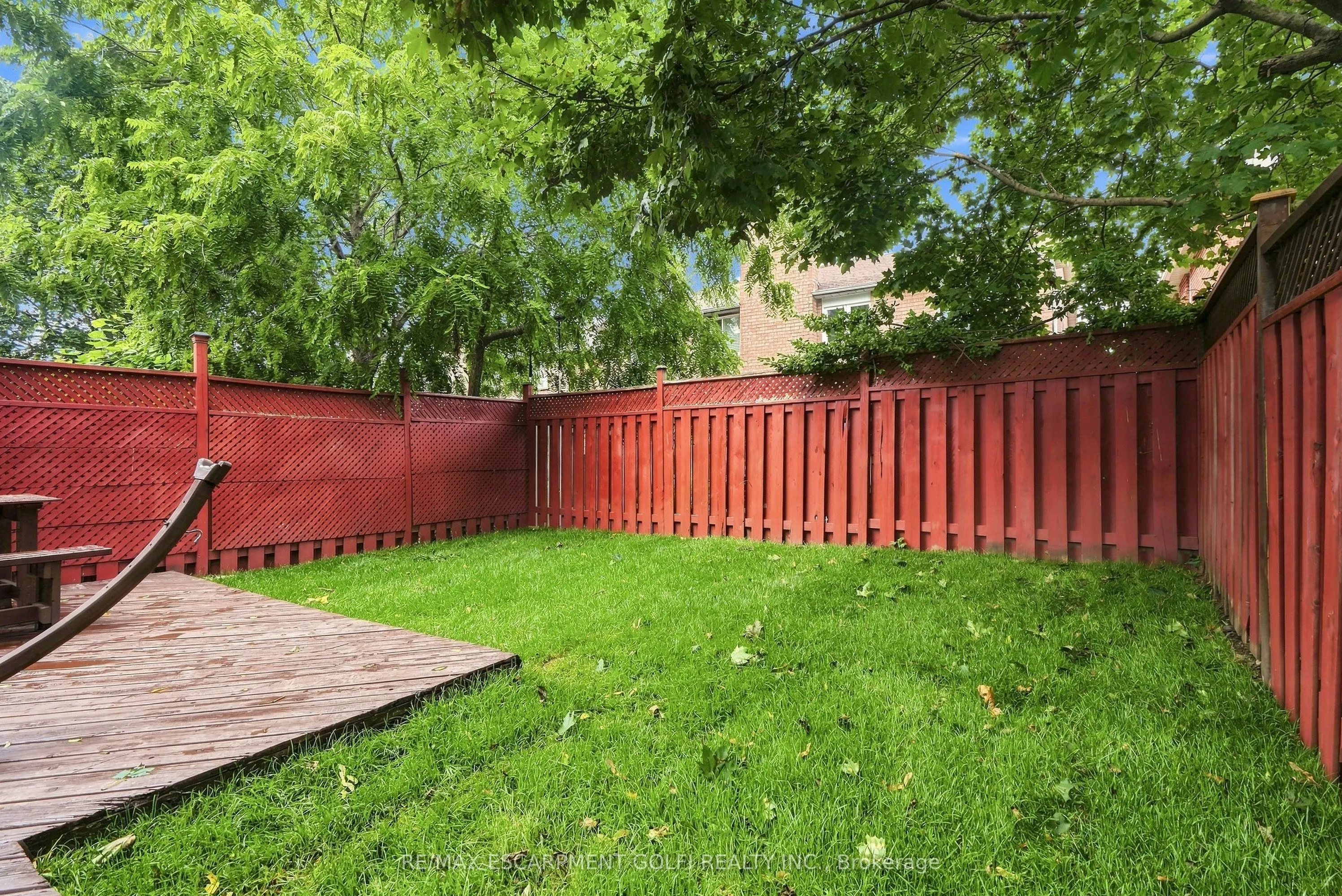 11 Wakefield Lane