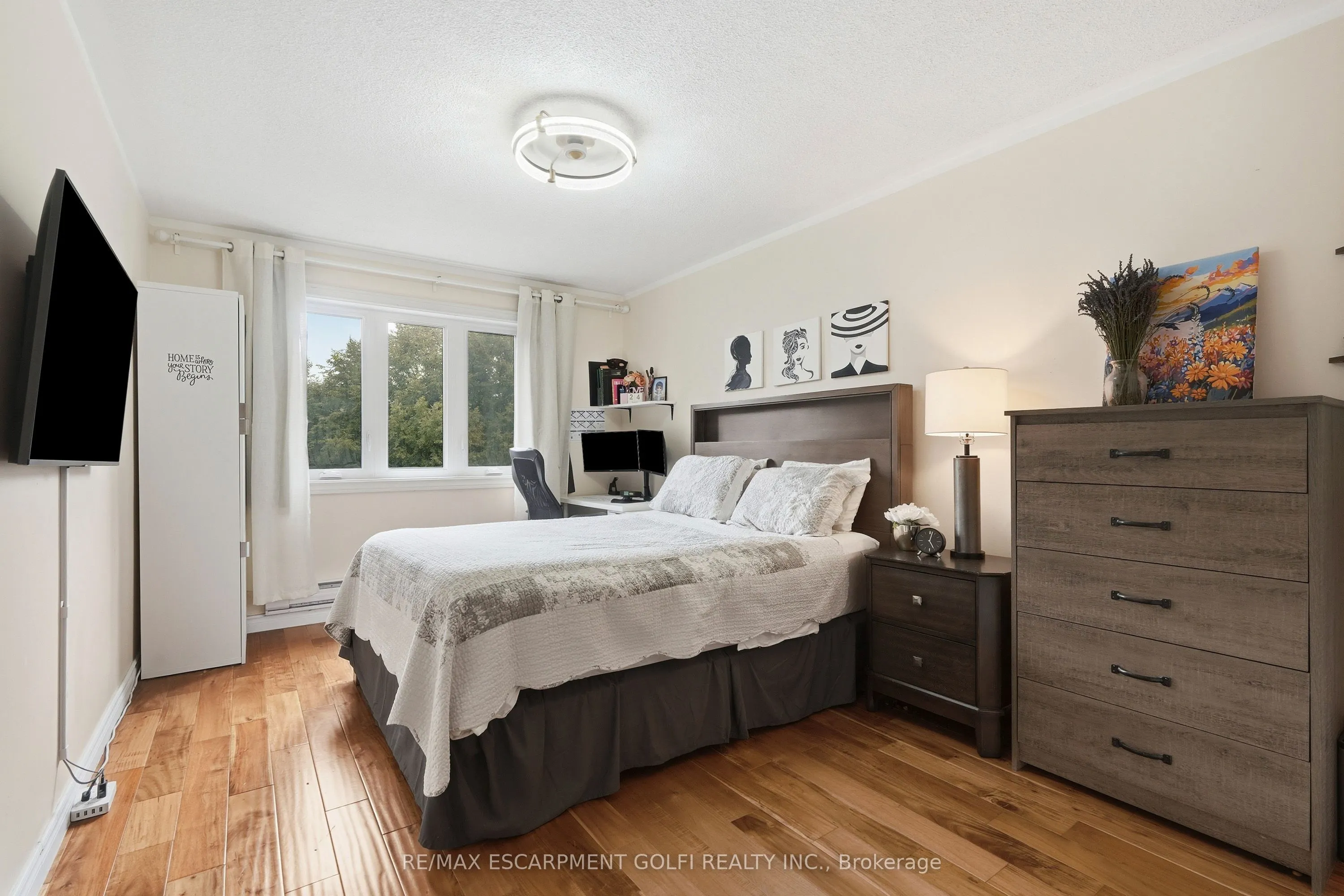 11 Wakefield Lane