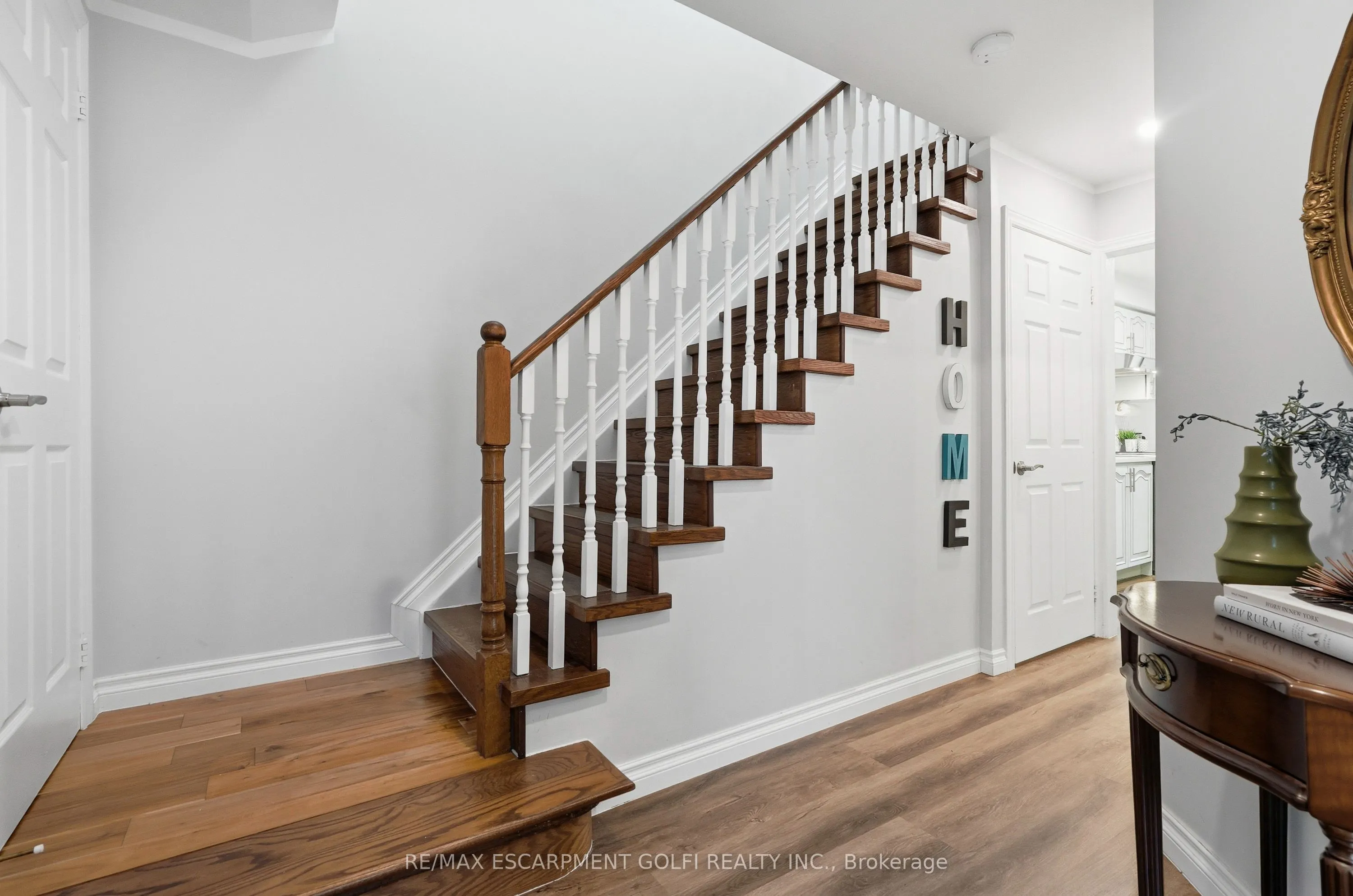 11 Wakefield Lane