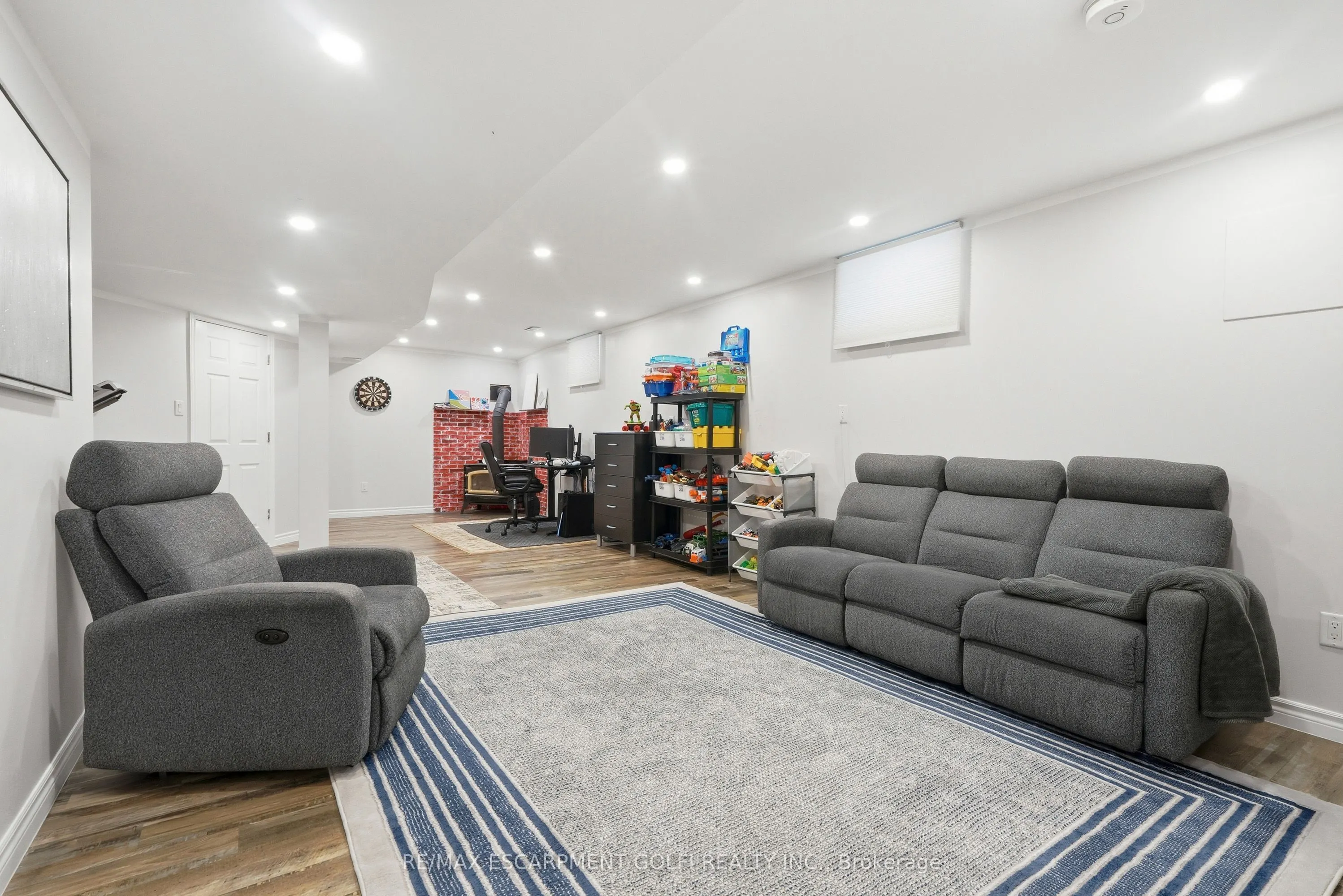 11 Wakefield Lane
