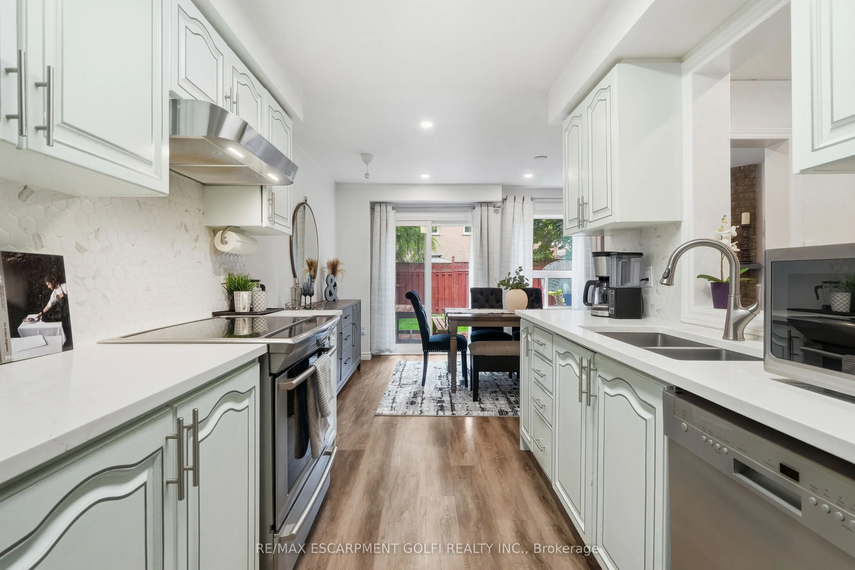 11 Wakefield Lane