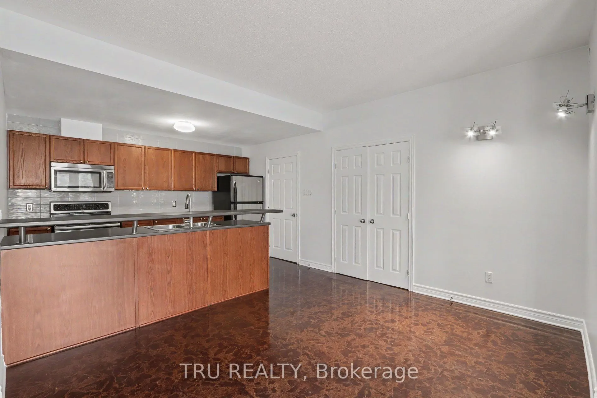 165 Waterbridge Drive #7