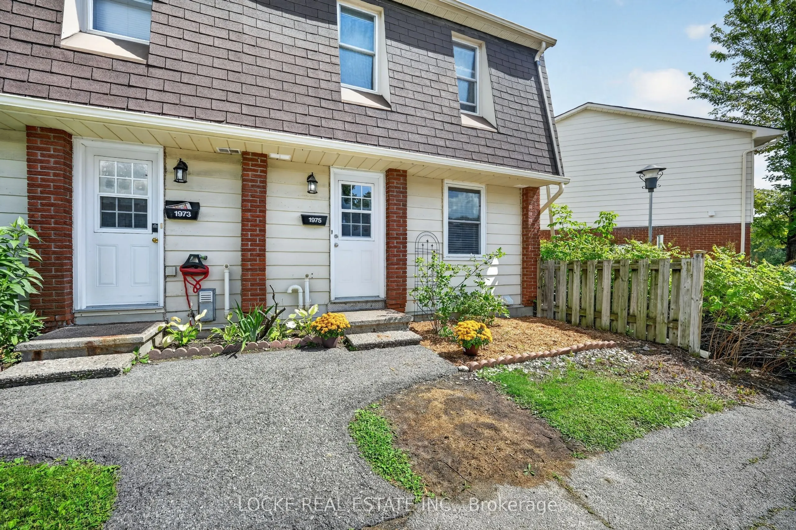 1975 Fairglen Mews #28