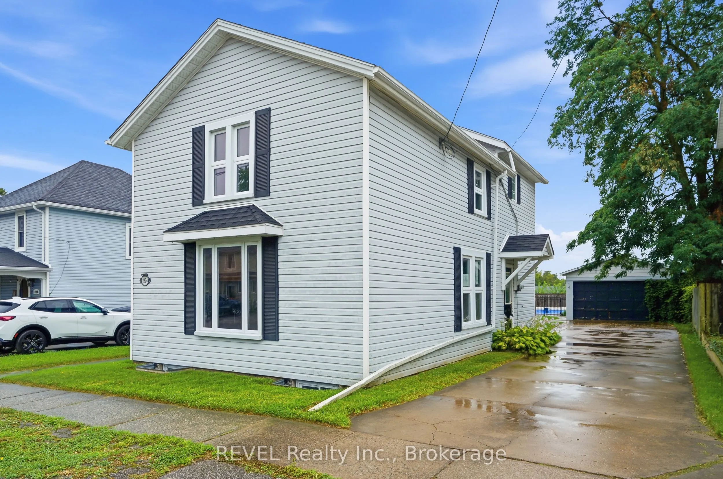 2324 Centre Street