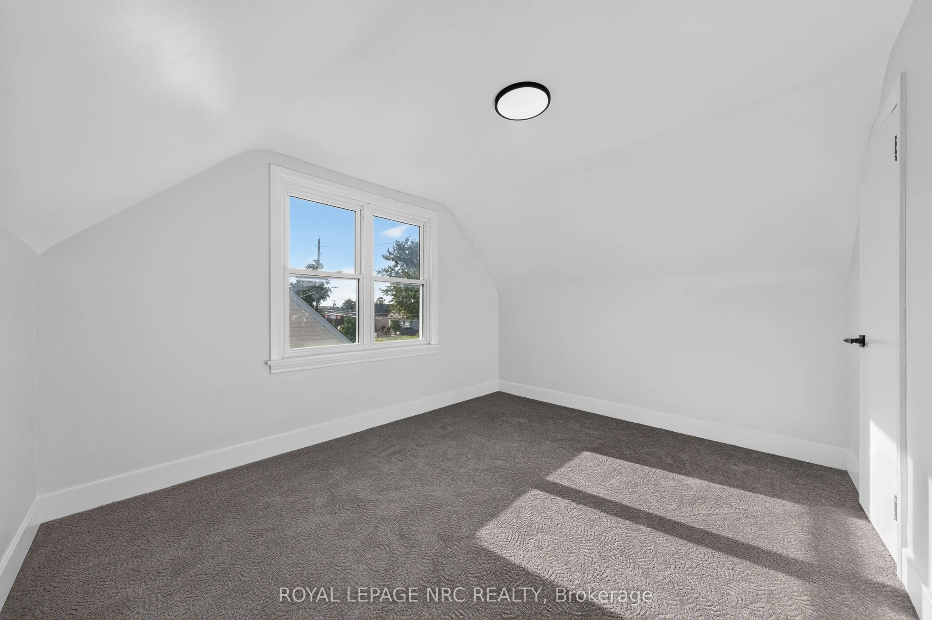 12 Admiral Road