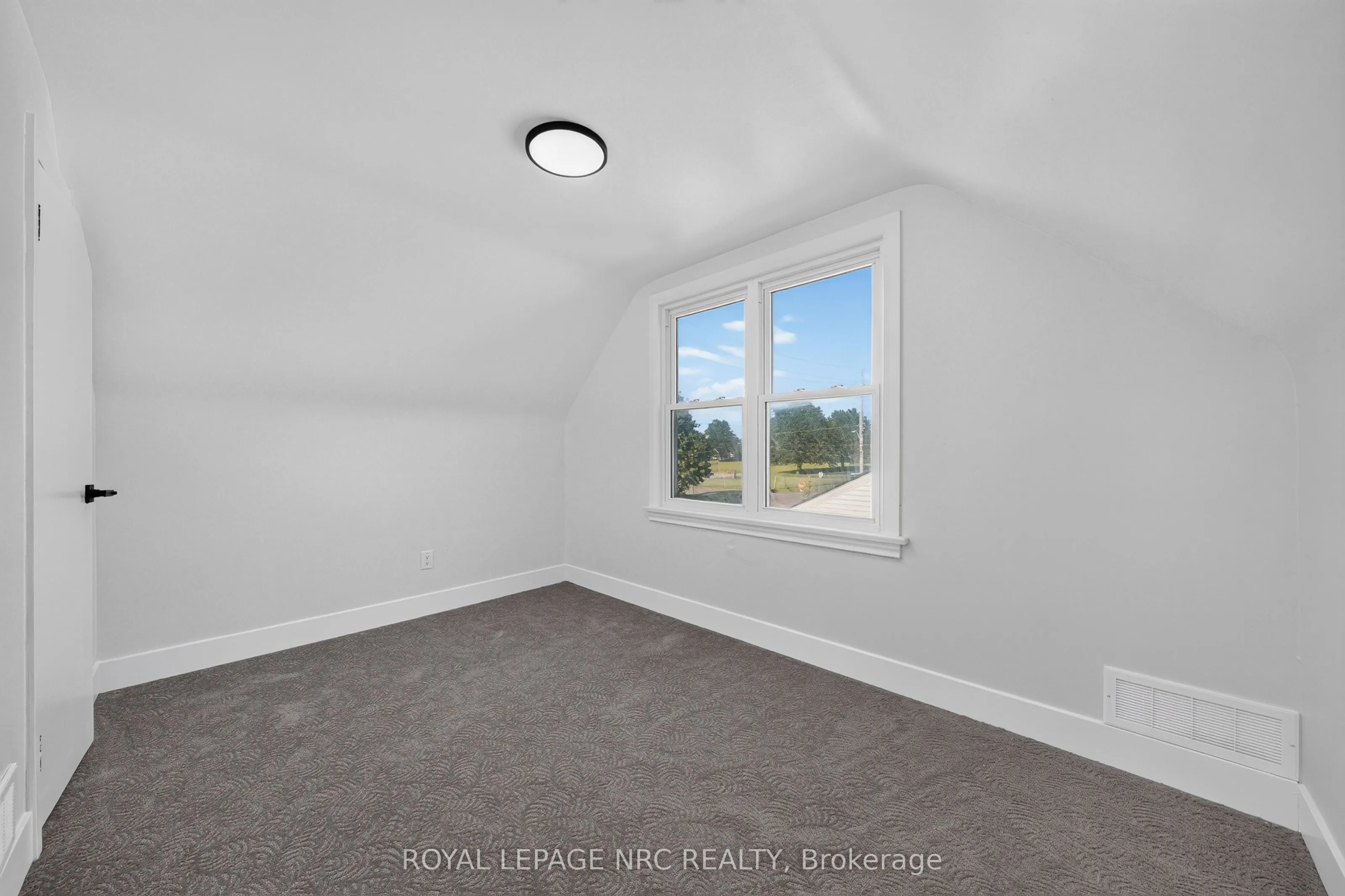 12 Admiral Road