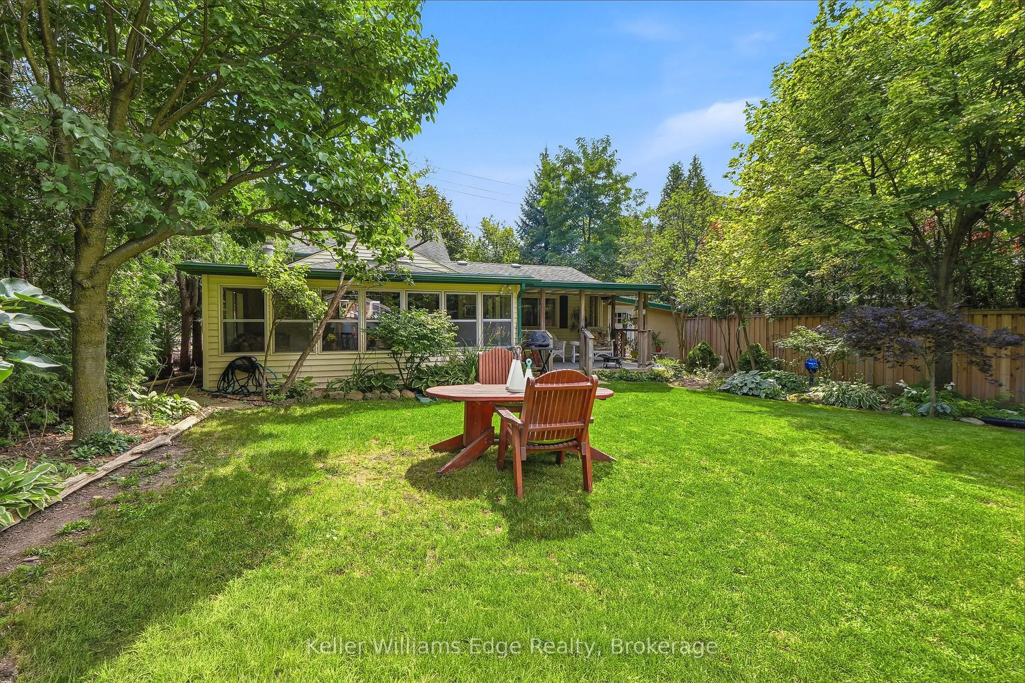 361 Dundas Street E