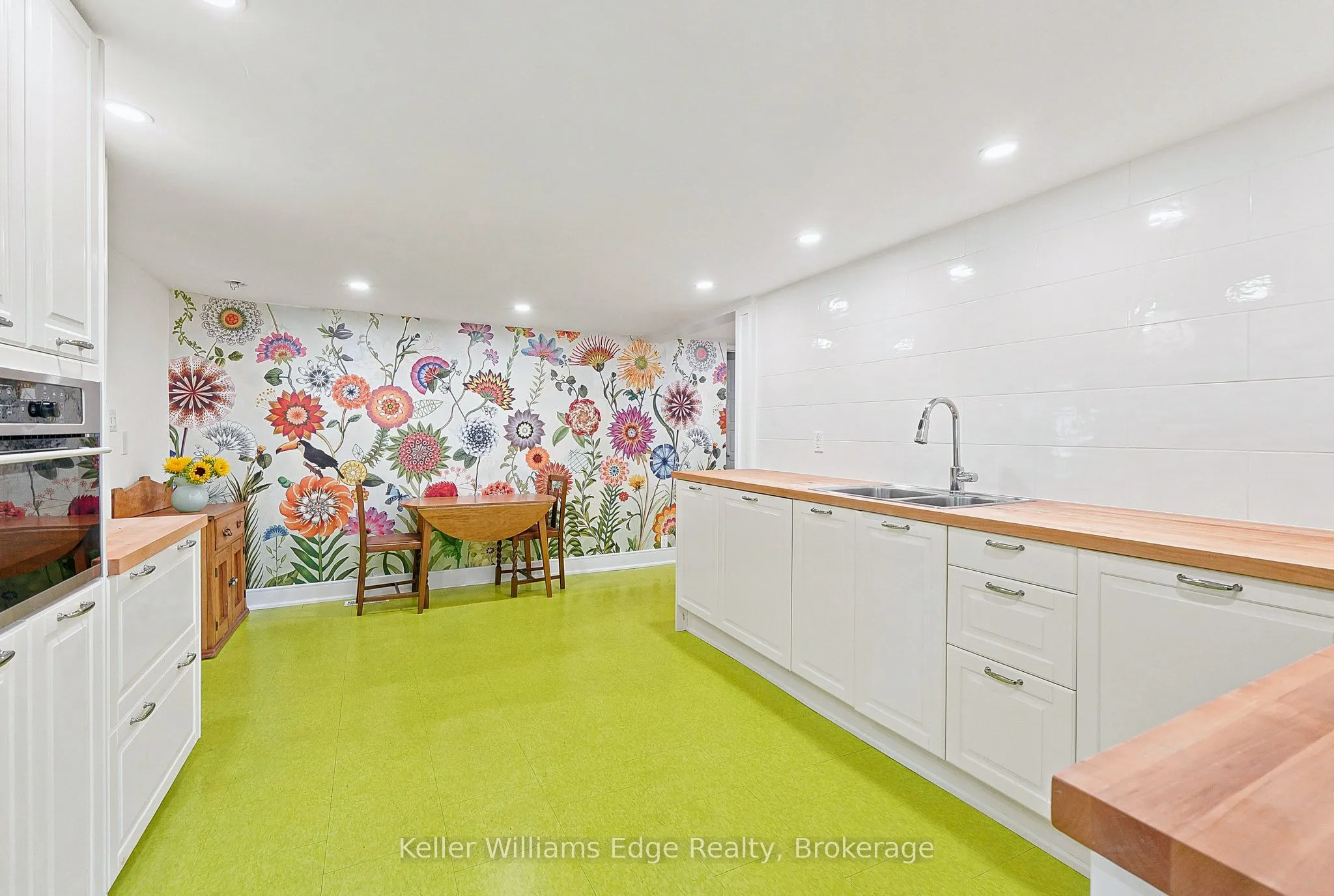 361 Dundas Street E
