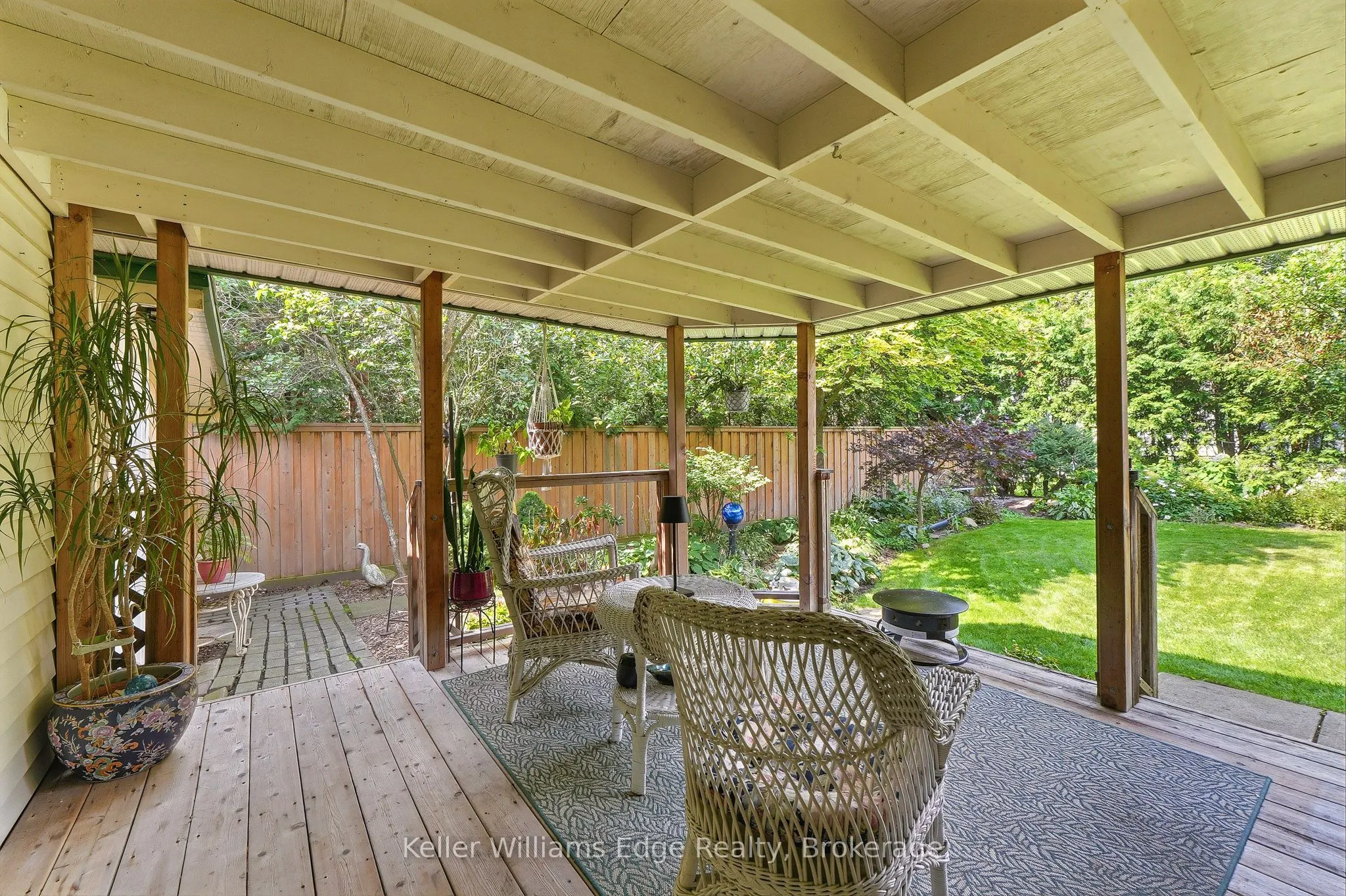 361 Dundas Street E