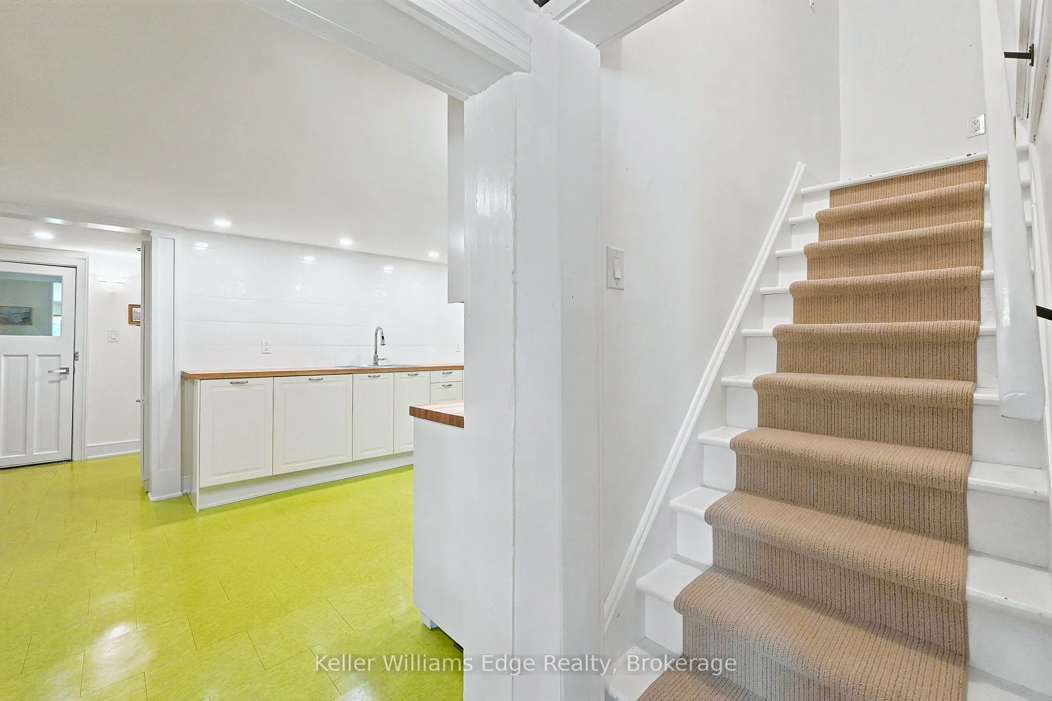 361 Dundas Street E