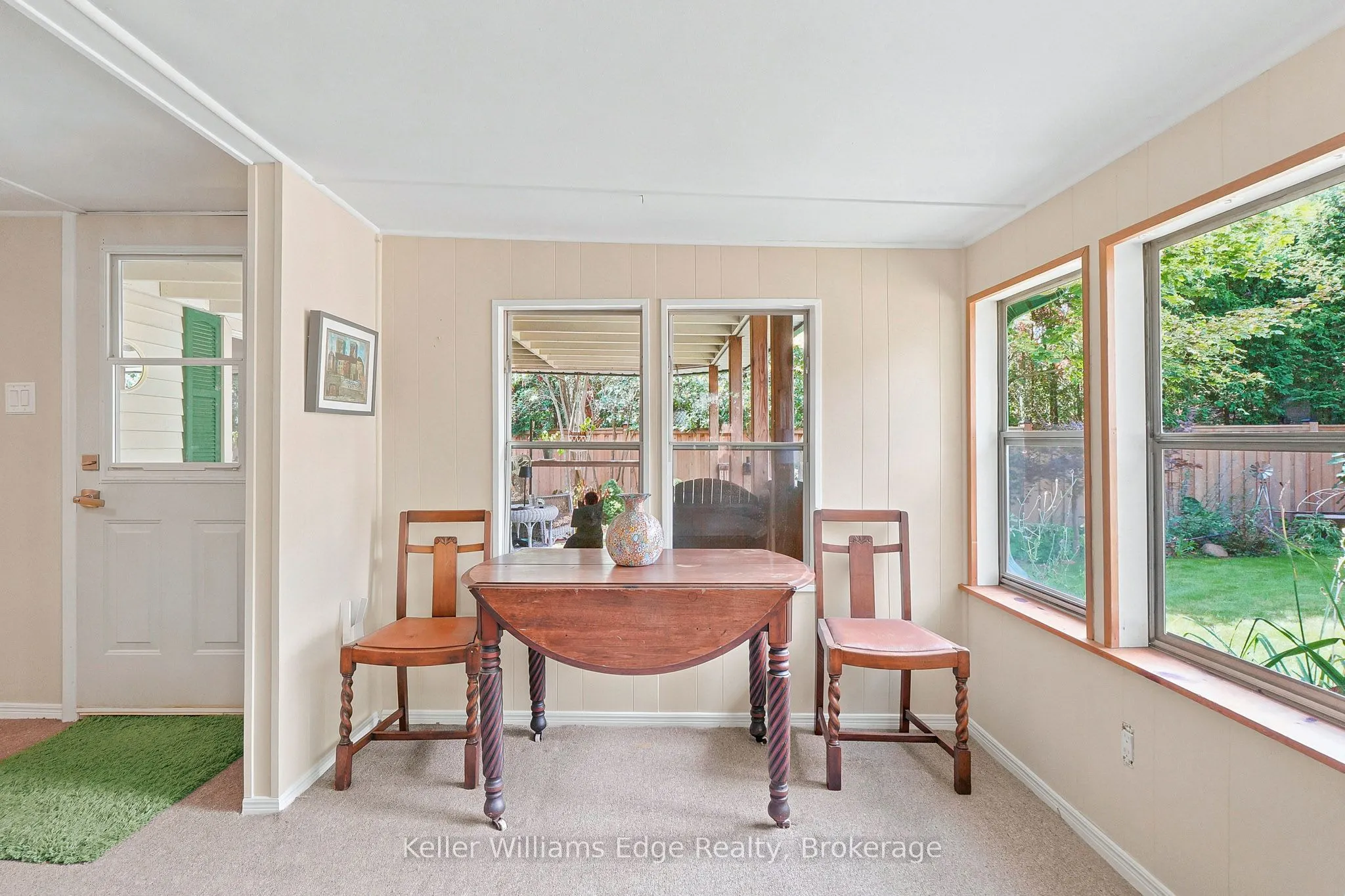 361 Dundas Street E