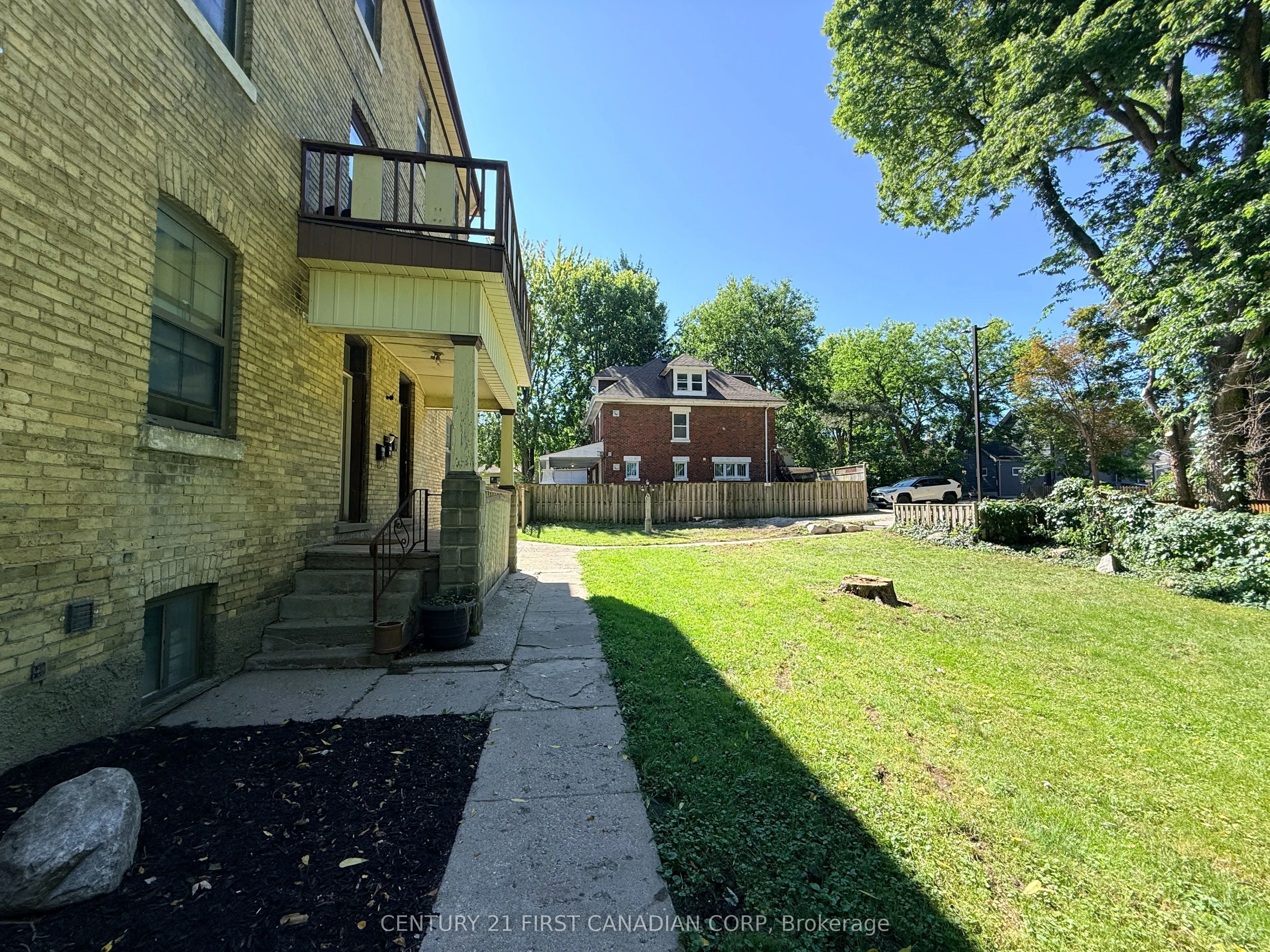 1 Waverley Place #4